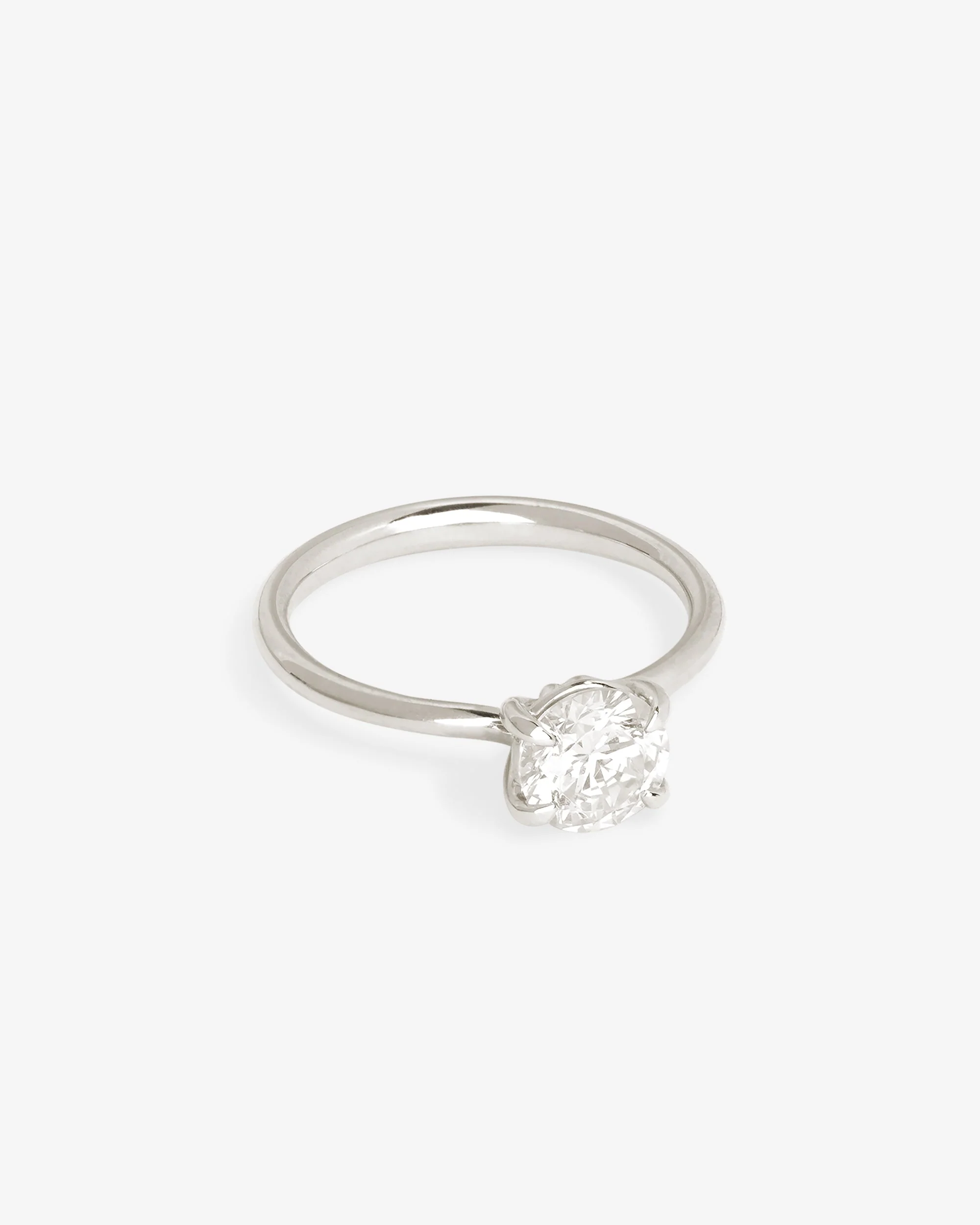 Adama Round Ring Solitaire Diamond Platinum