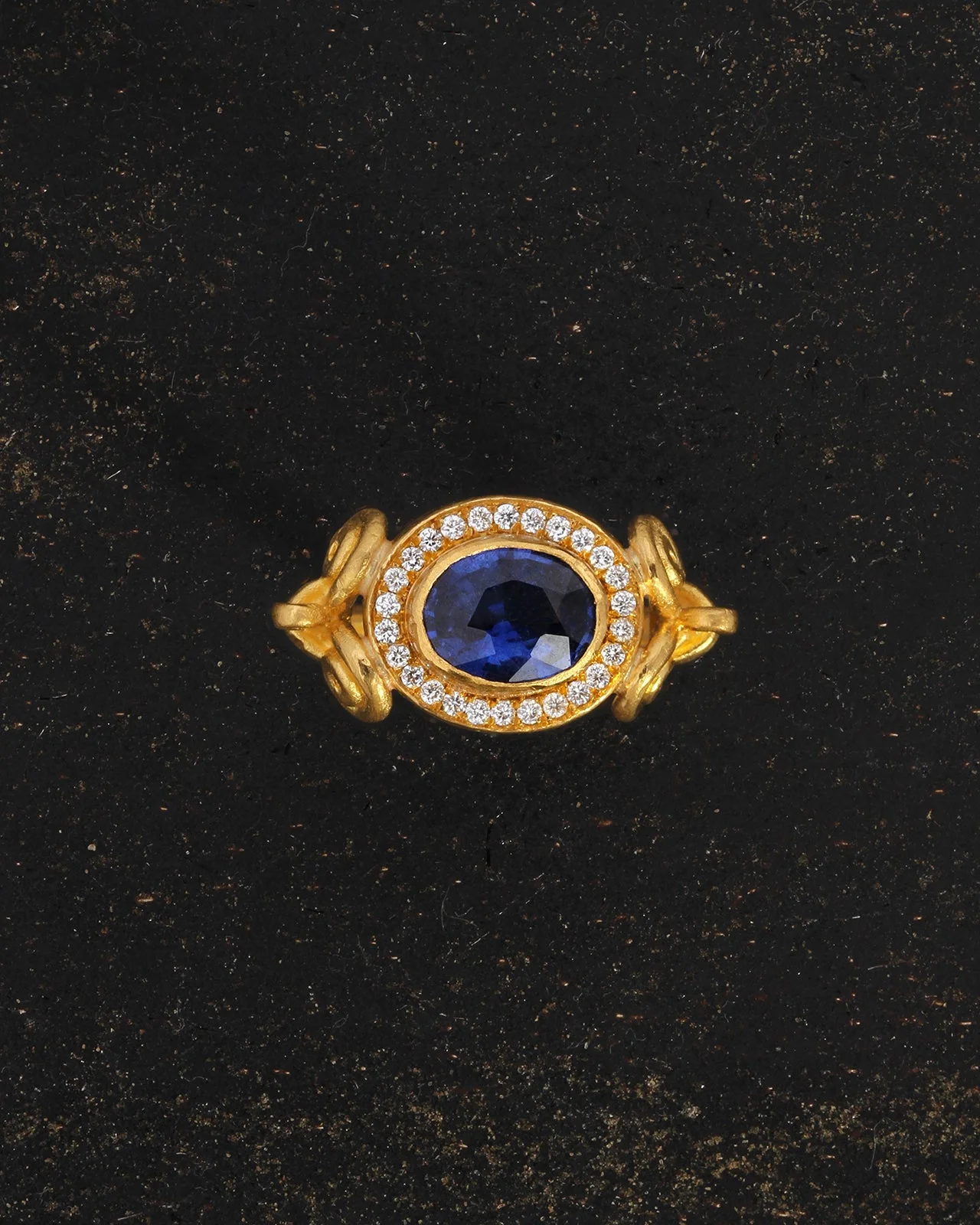 Aelia Halo Ring Sapphire Diamond Solid Gold - Image 2