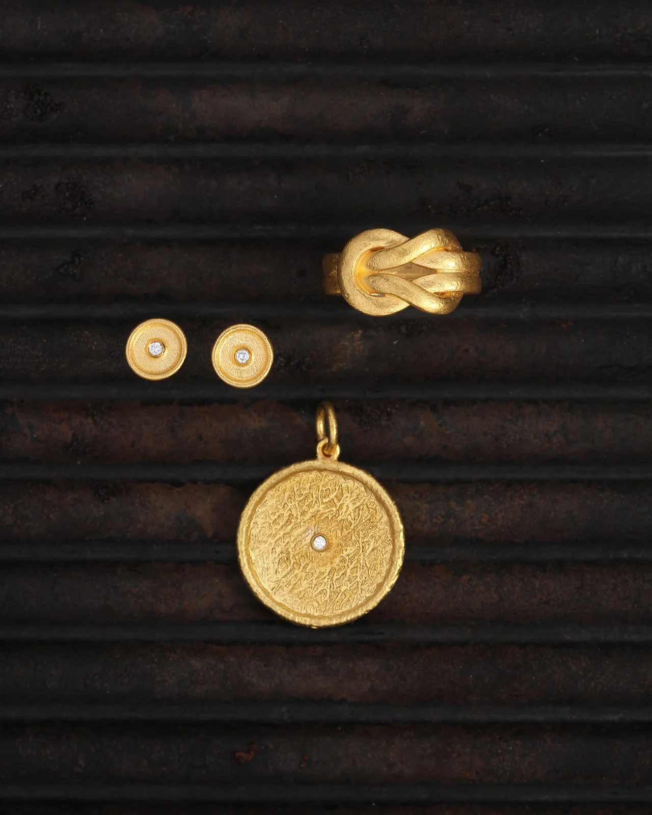 Airla Ring Solid Gold - Image 2