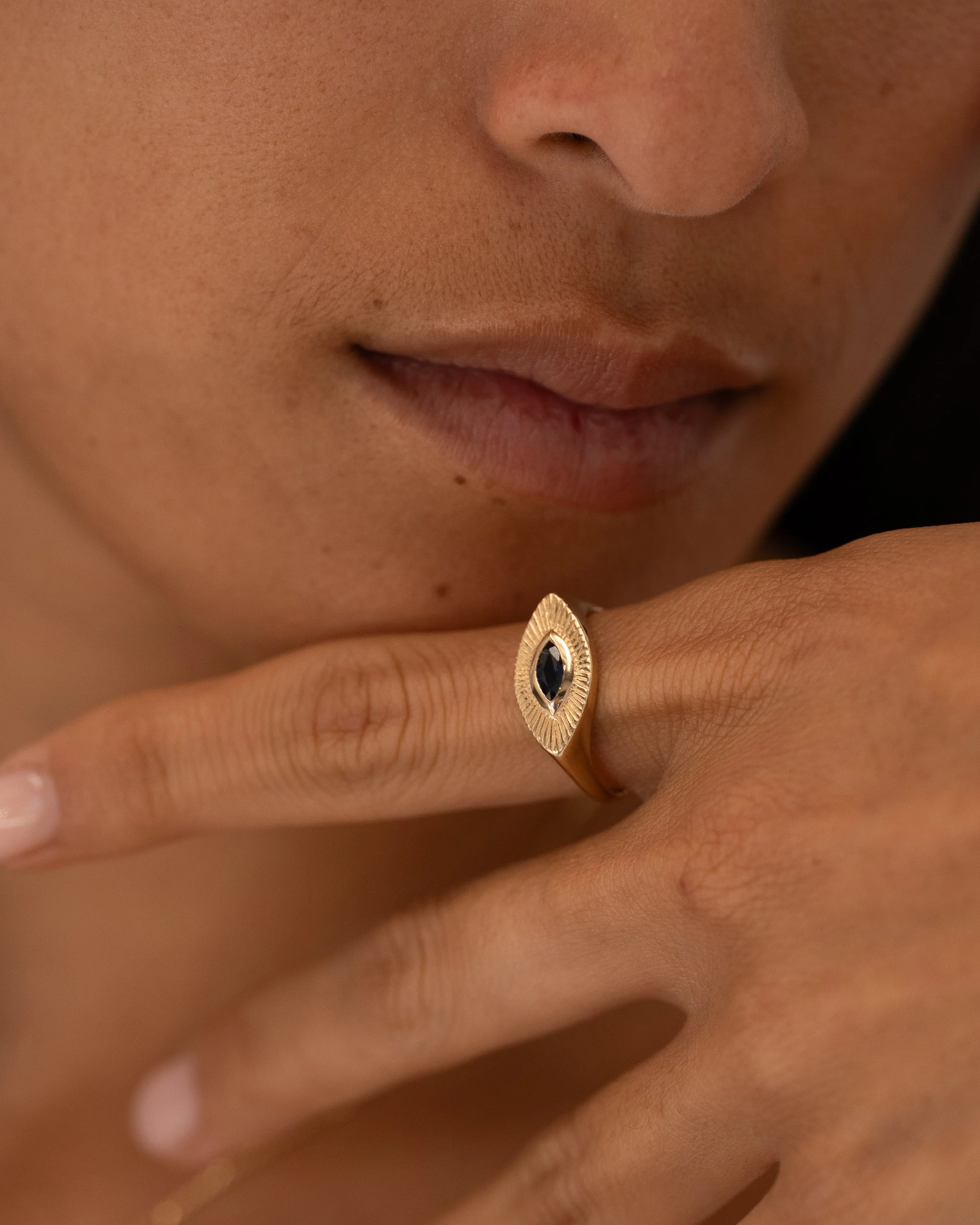 Alessia Ring Blue Sapphire Solid Gold - Image 4