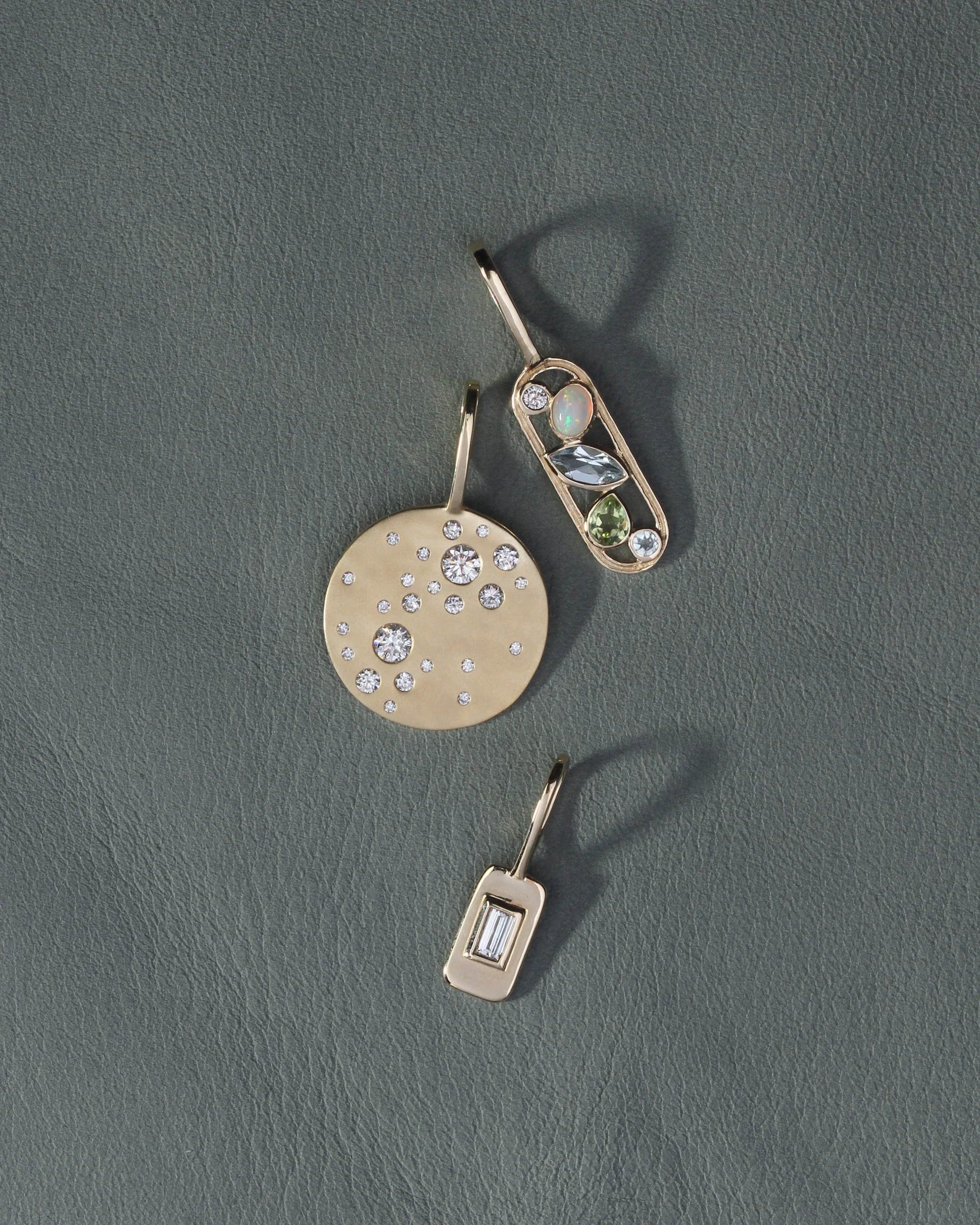 Amara Pendant Solid Gold - Image 3