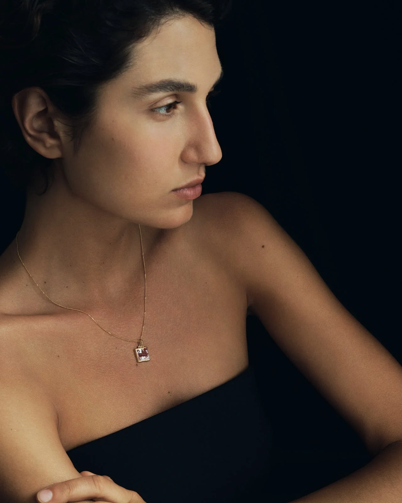 Anu Pegasus Necklace Carnelian Solid Gold - Image 3