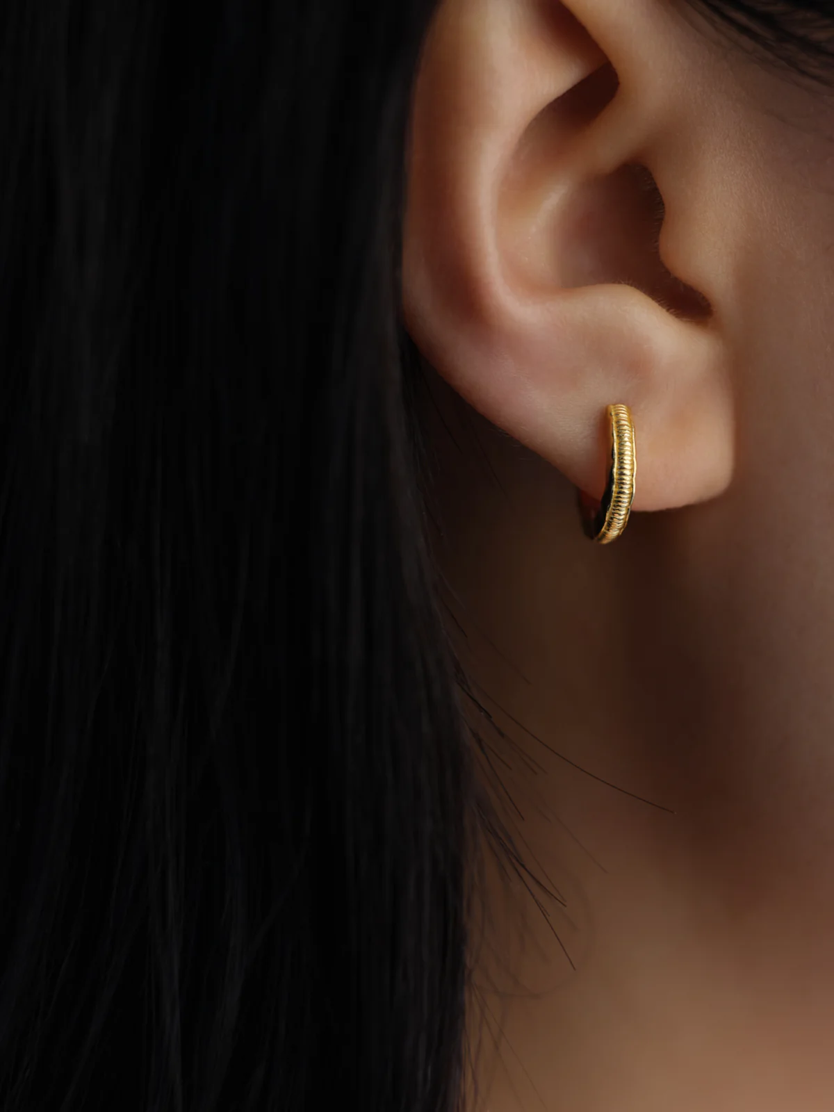 Arete Huggies Gold Vermeil - Image 2