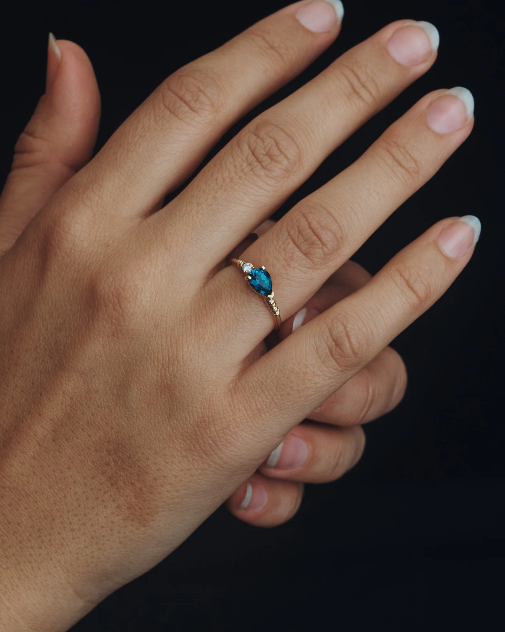 Ariel Ring Blue Topaz Diamond Solid Gold - Image 4
