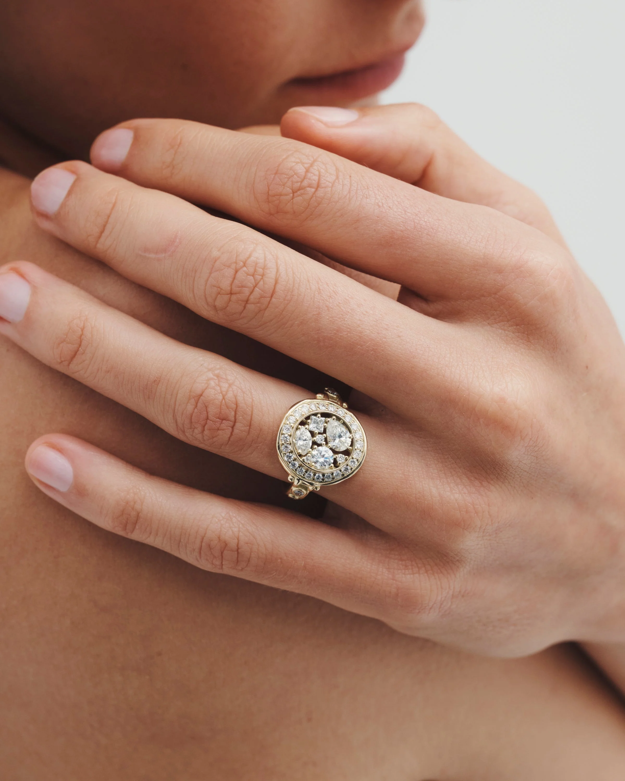 Asteria Halo Ring Diamond Solid Gold - Image 2