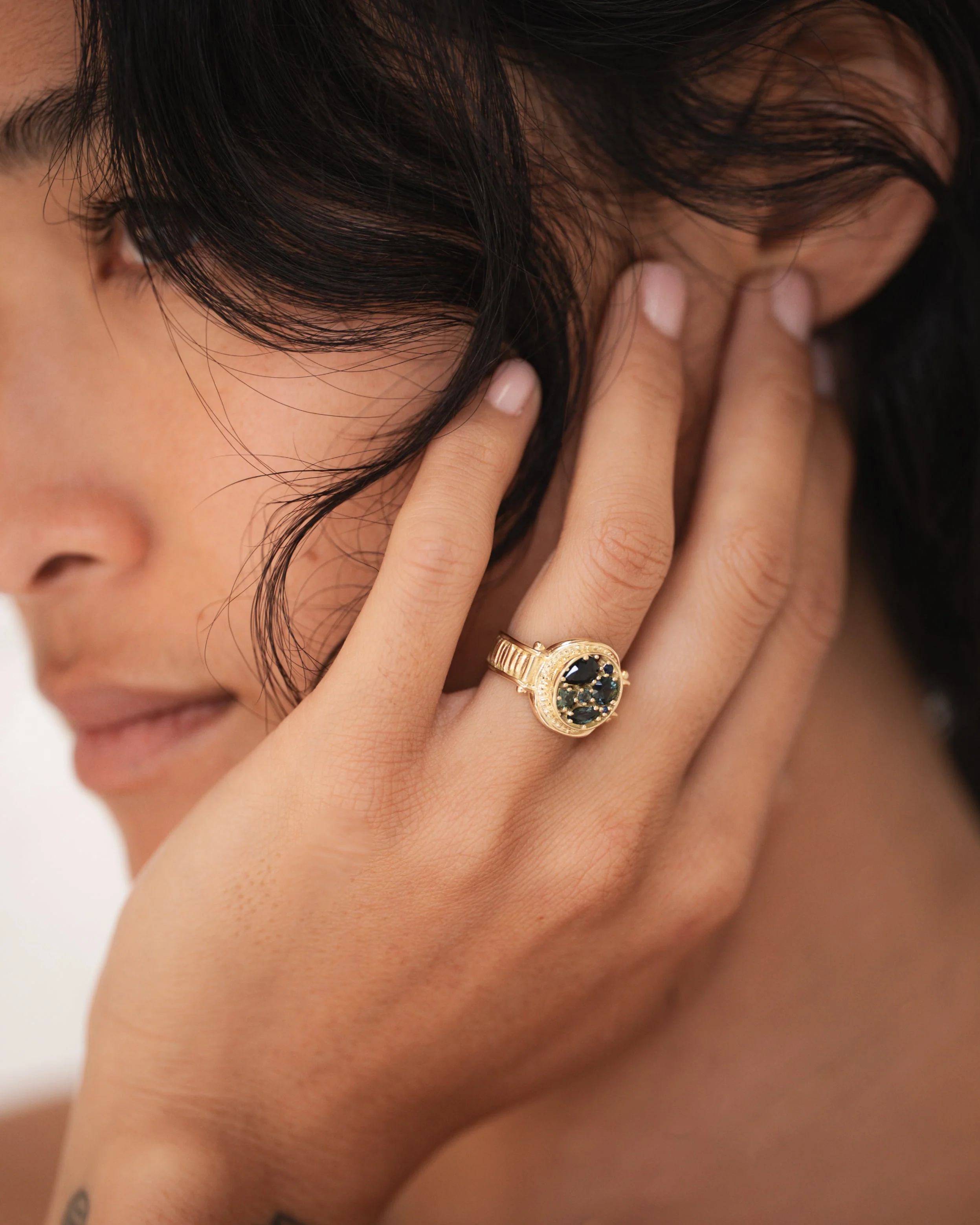 Asteria Ring Sapphire Solid Gold - Image 3