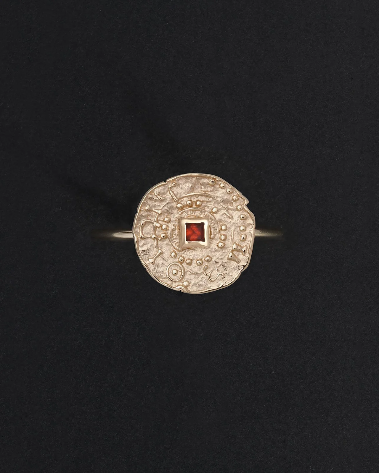 Atlantis Coin Ring Garnet Solid Gold - Image 4