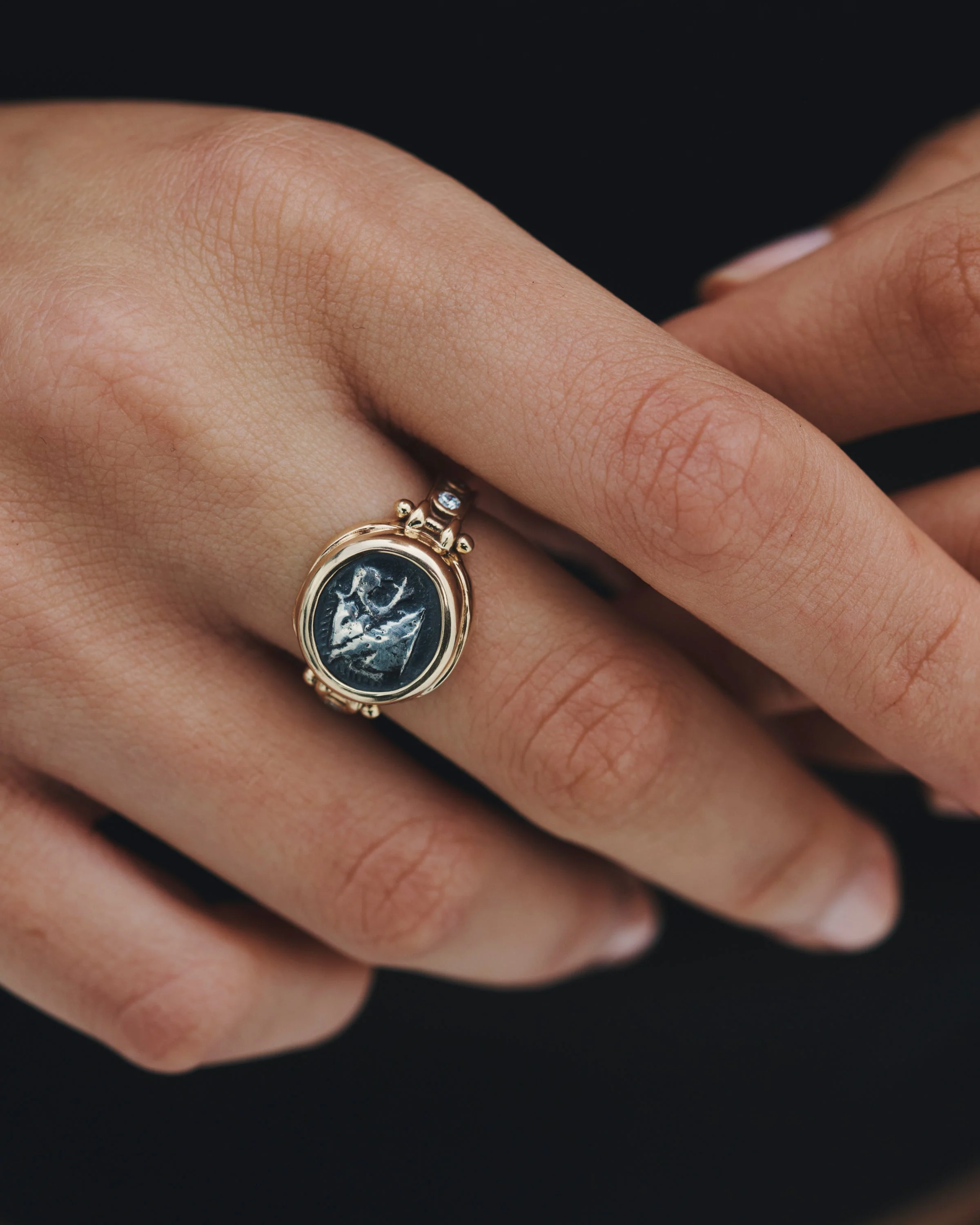 Atticus Intaglio Ring Wolf Solid Gold - Image 4