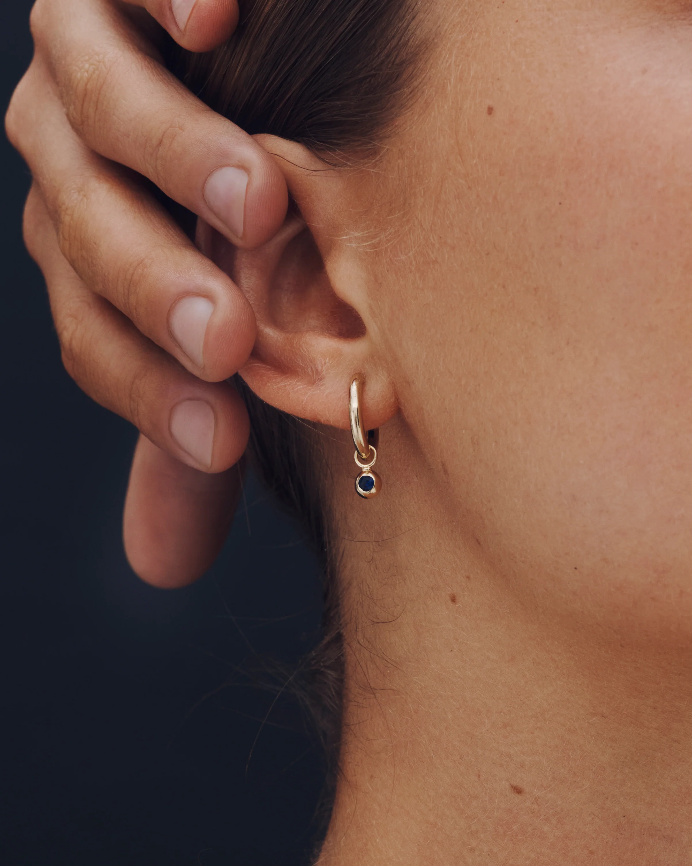 Ayana Ear Charm Sapphire Solid Gold - Image 3