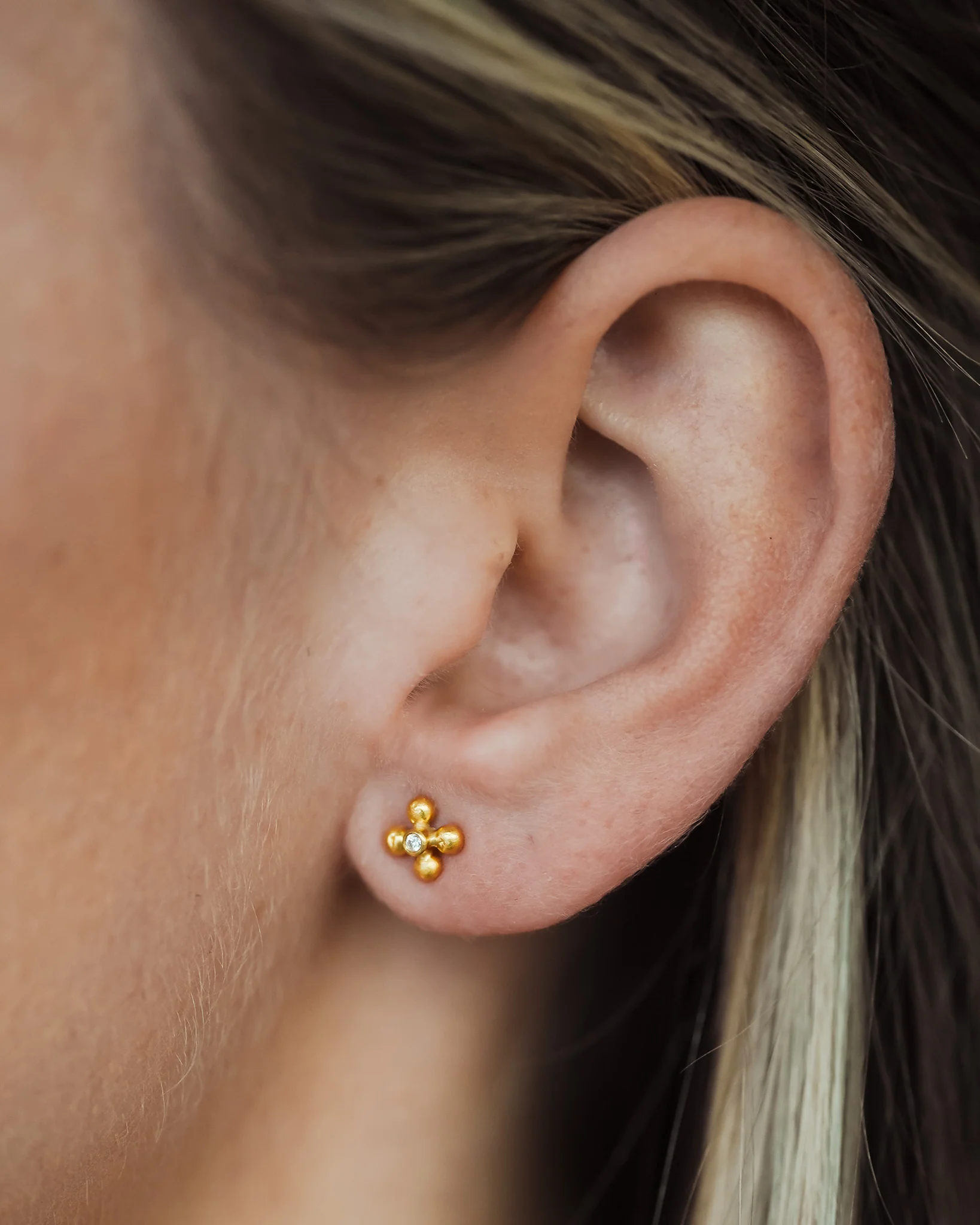 Ayana Flower Studs Diamond Solid Gold - Image 2