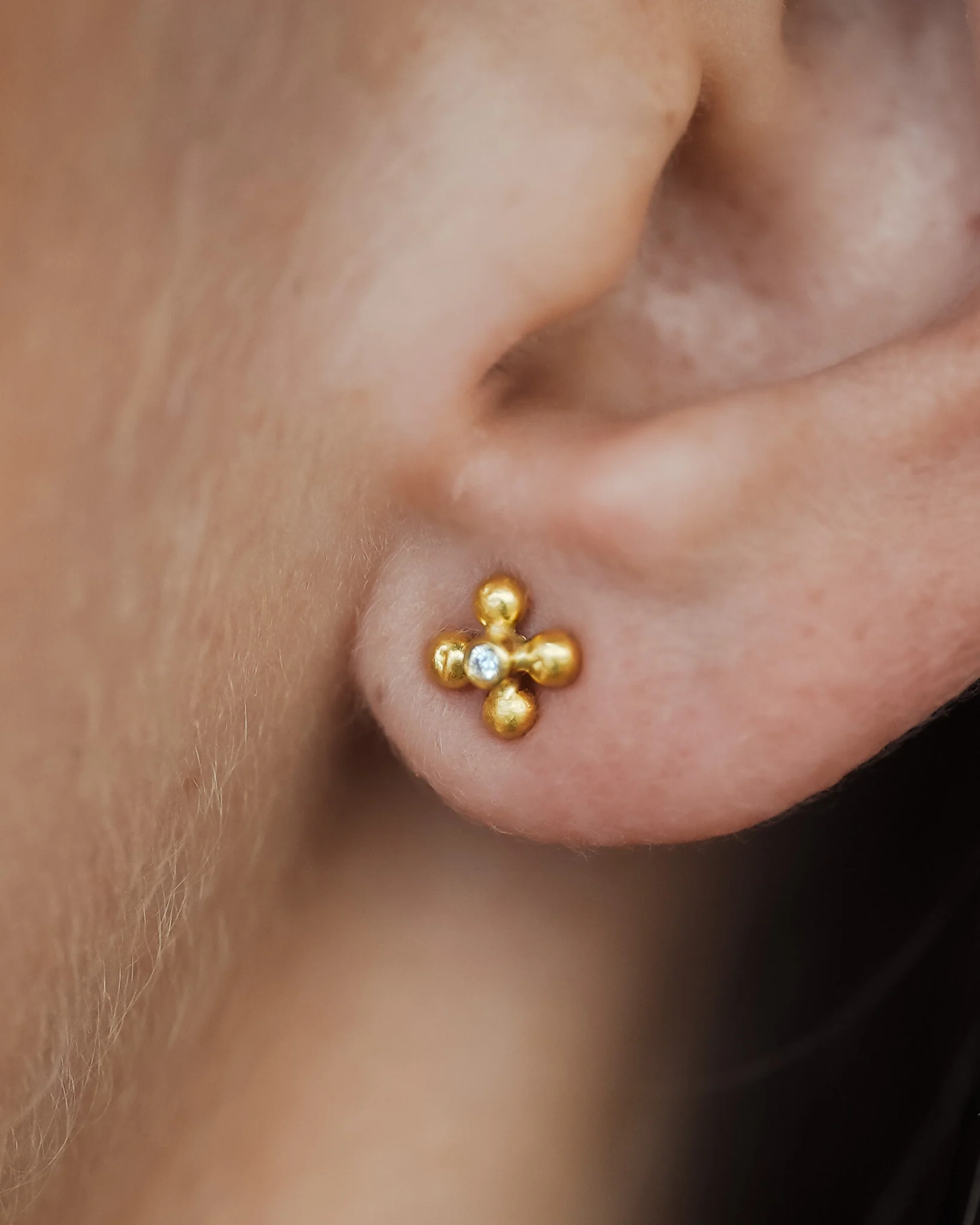 Ayana Flower Studs Diamond Solid Gold - Image 4