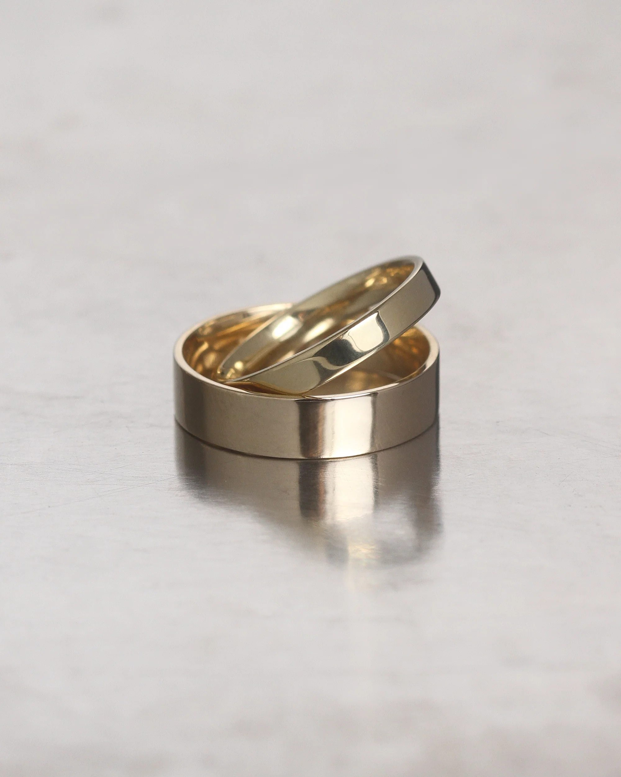 Cigar 5mm Band Solid Gold - Image 3
