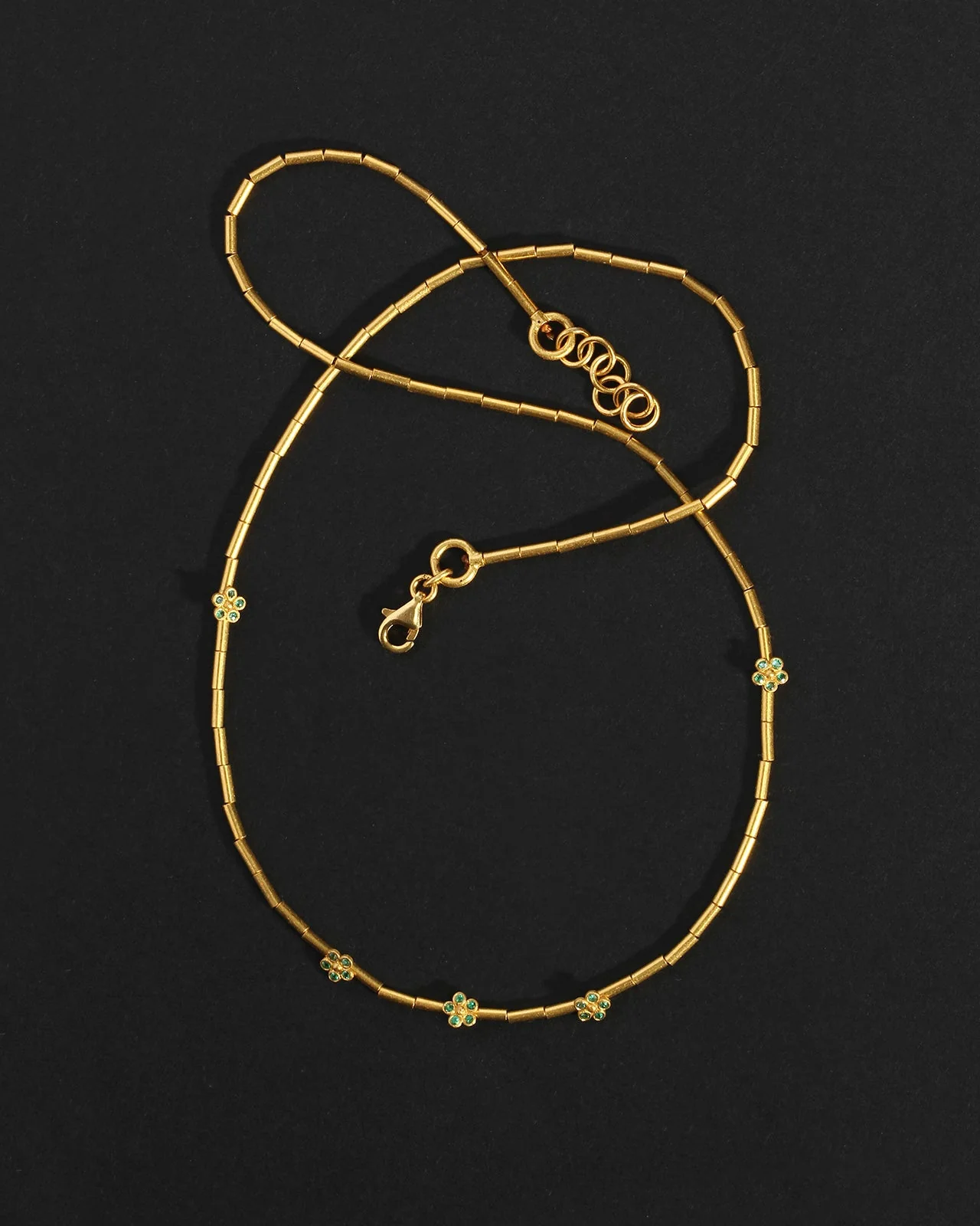 Daisy Beaded Necklace Emerald Solid Gold - Image 3