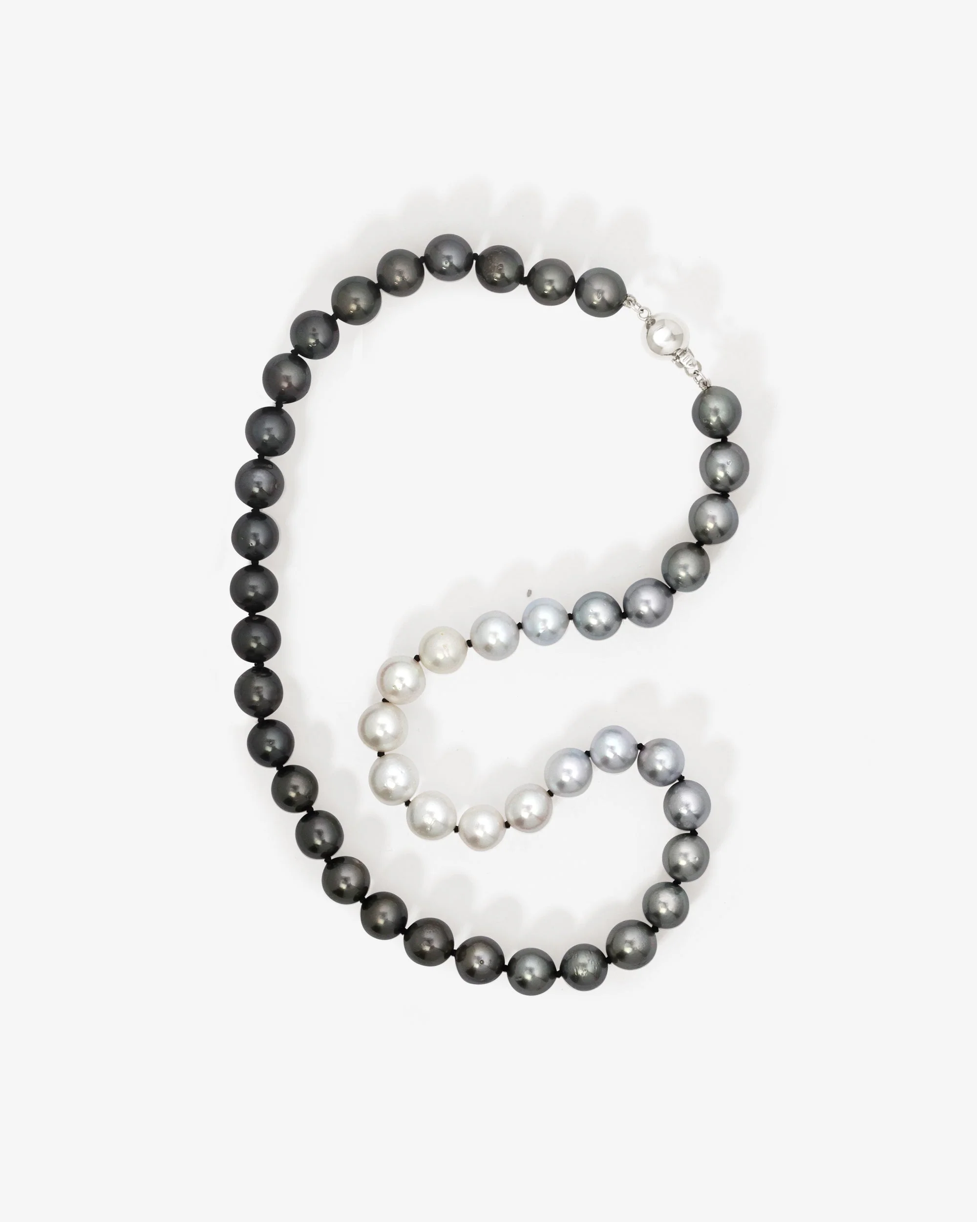 Eclipse Akoya and Tahitian Pearl Necklace White Gold - Image 3