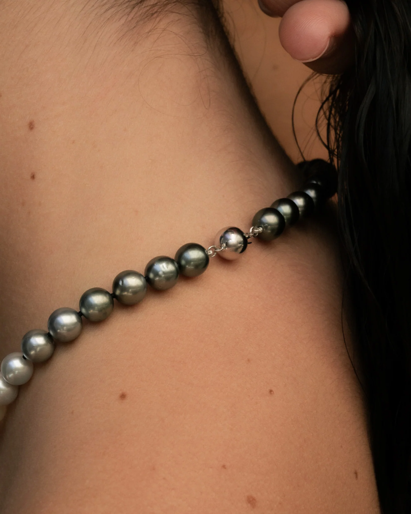 Eclipse Akoya and Tahitian Pearl Necklace White Gold - Image 6