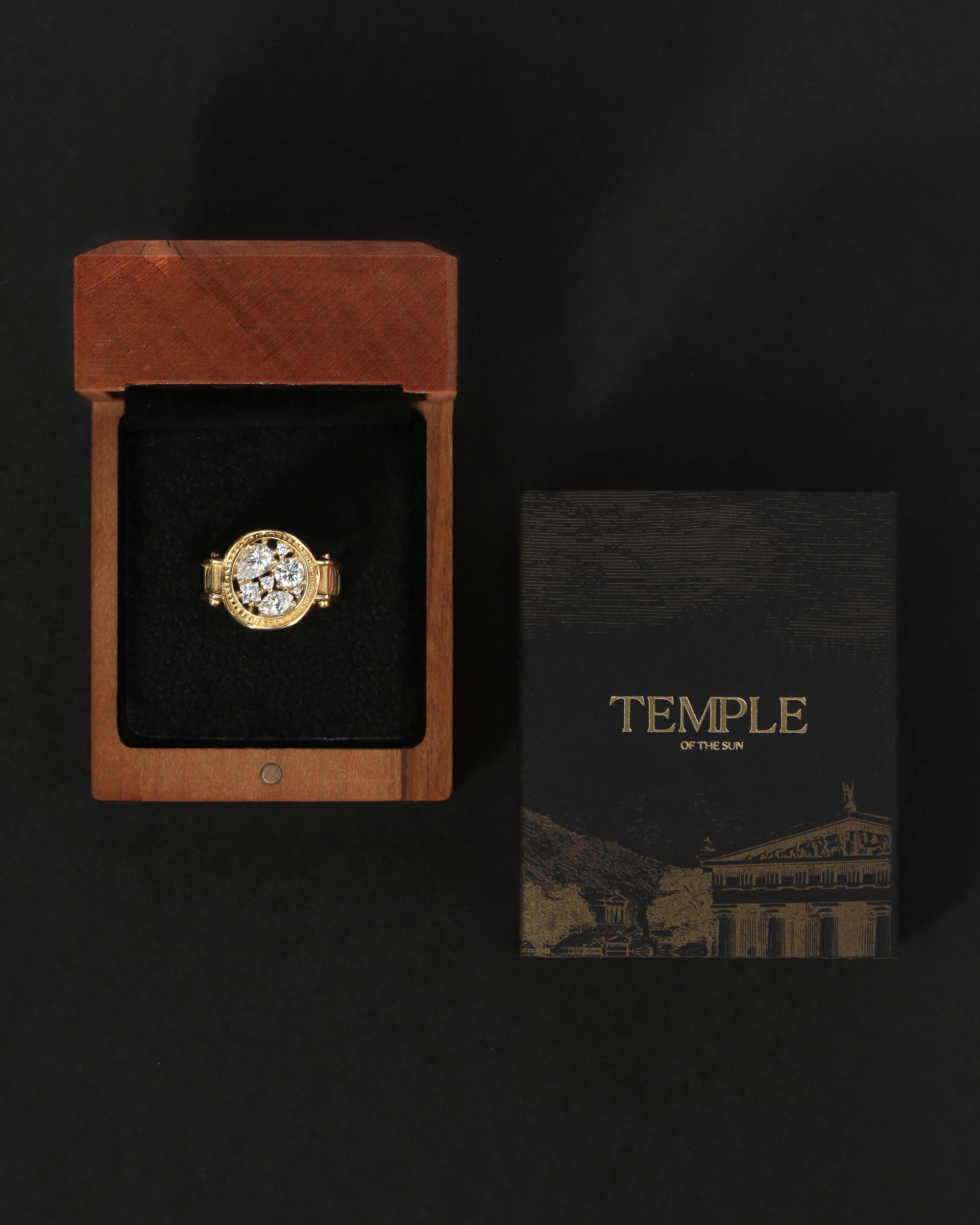 Illume Arch Ring Solid Gold - Image 6