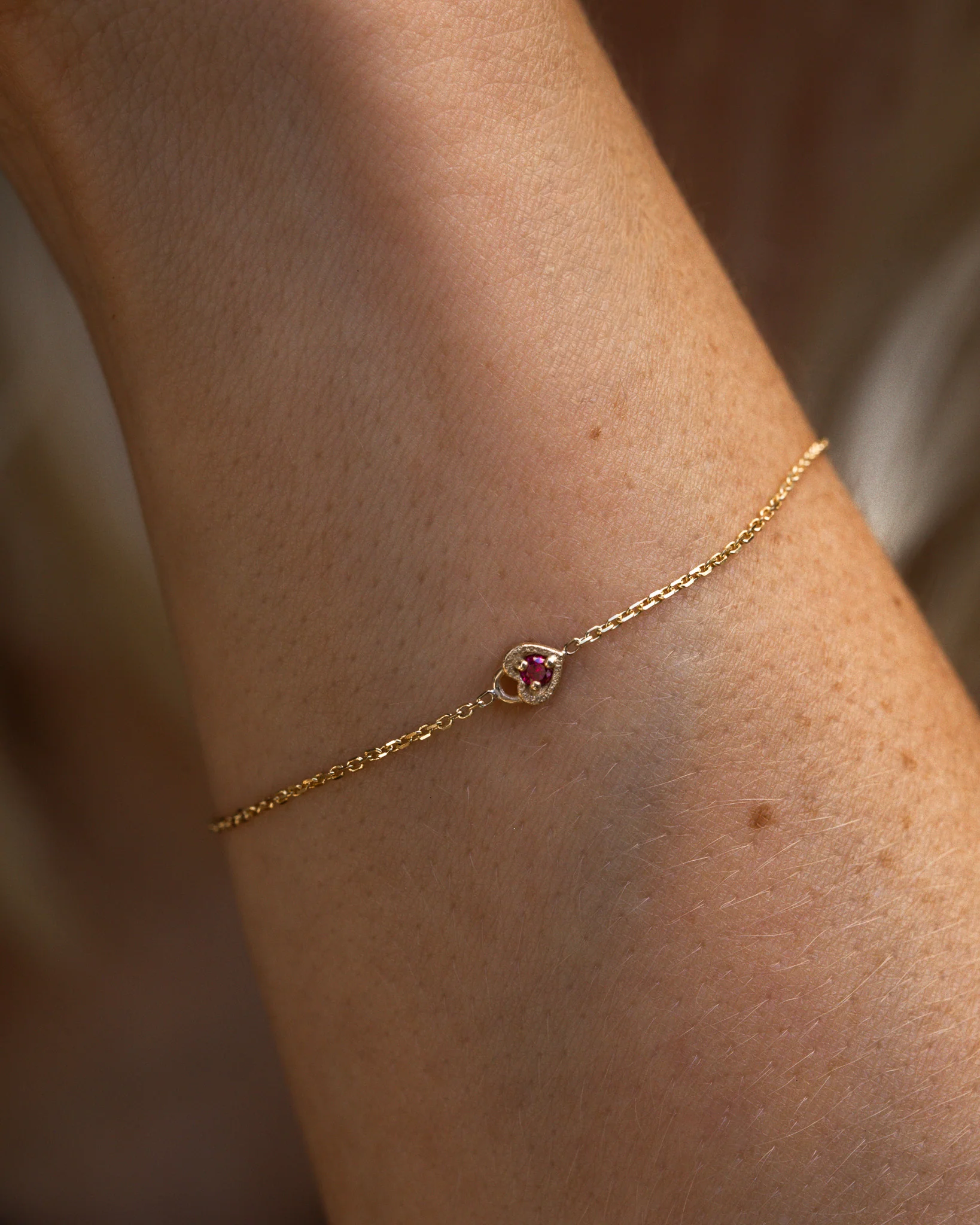 Eos Bracelet Ruby Solid Gold - Image 2