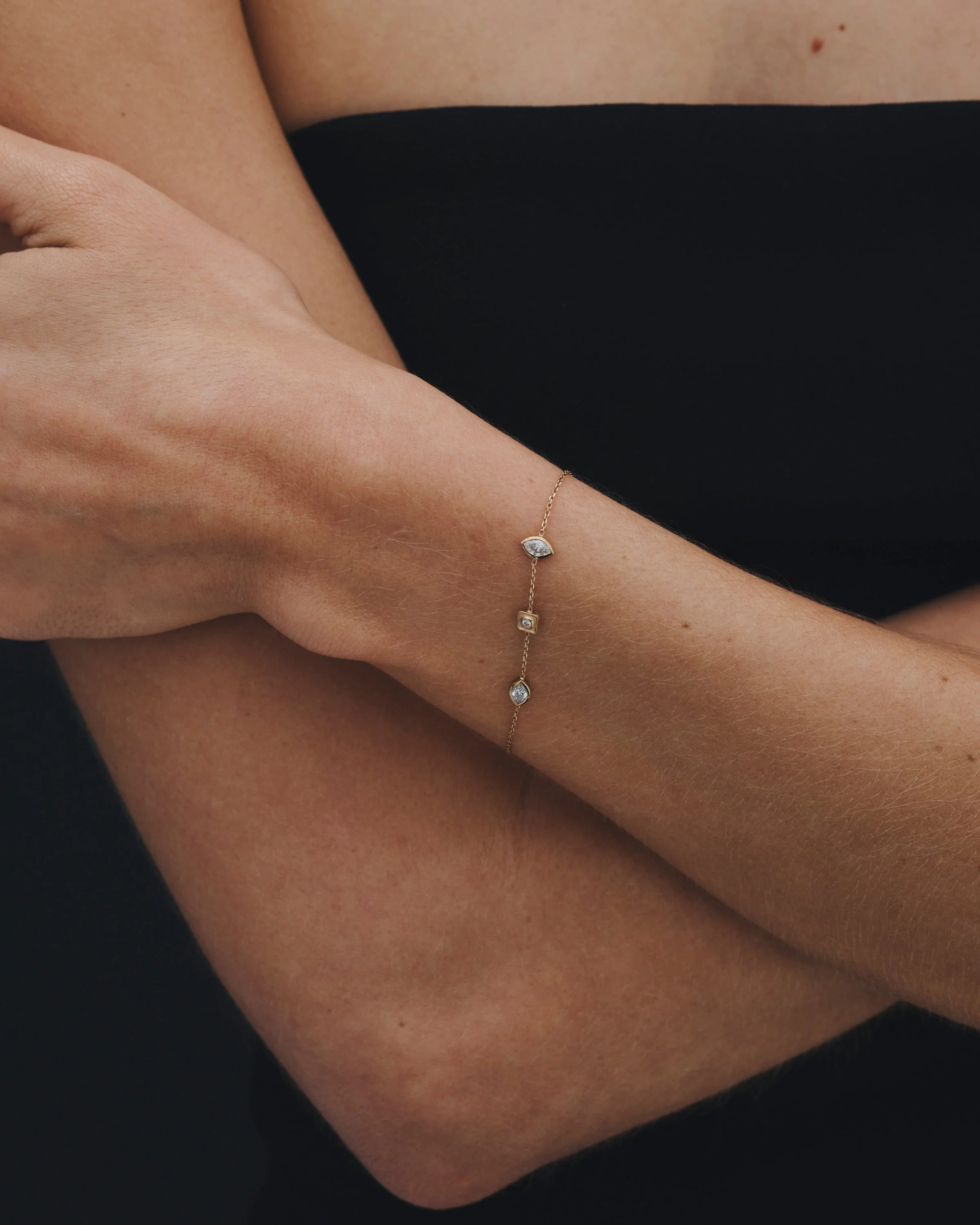 Mer Station Bracelet Diamond Solid Gold - Image 2
