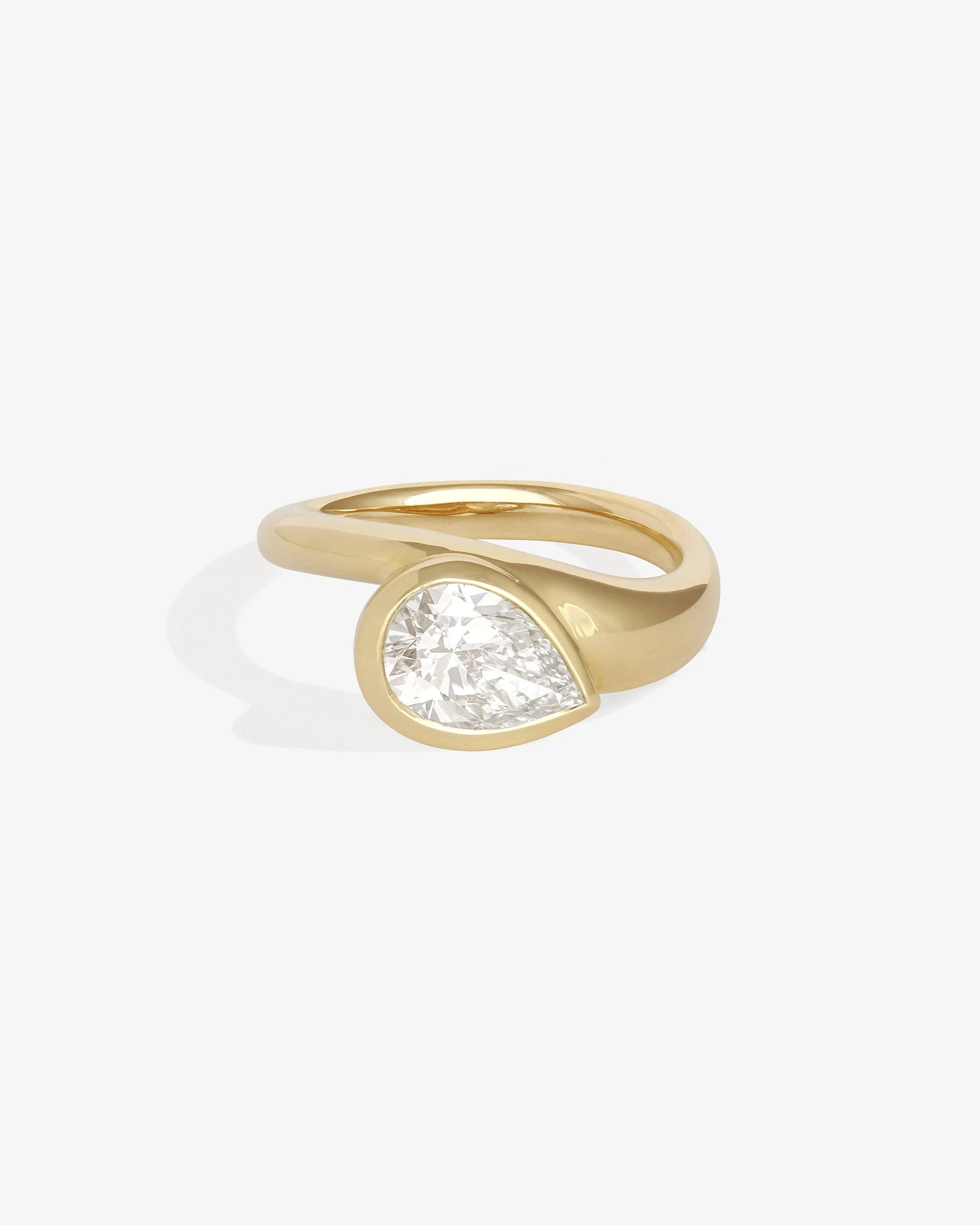 Grace Wide Pear Diamond Solid Gold