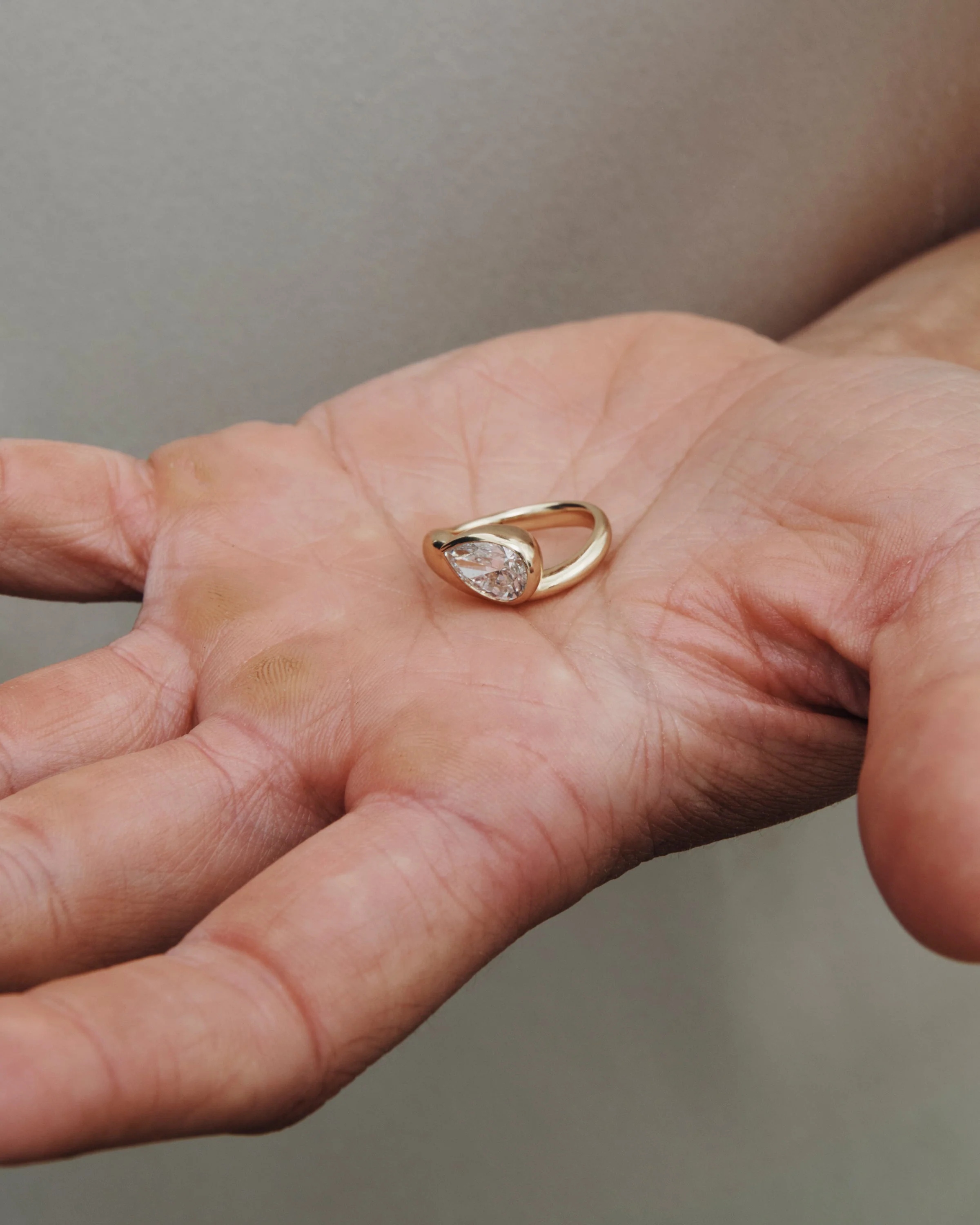 Grace Wide Pear Diamond Solid Gold - Image 9