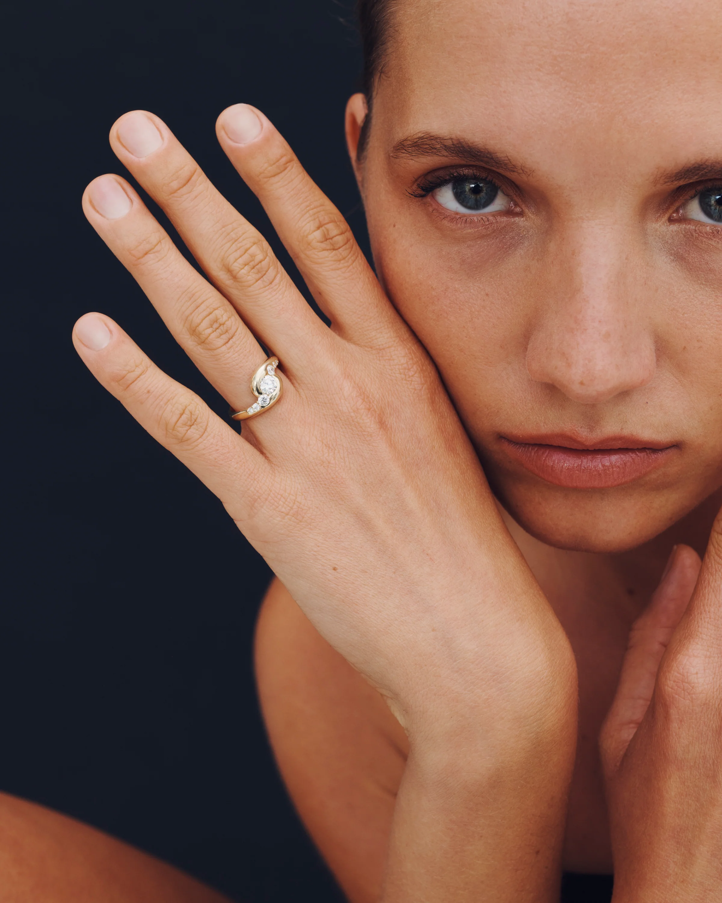 Helix Ring Diamond Solid Gold - Image 4