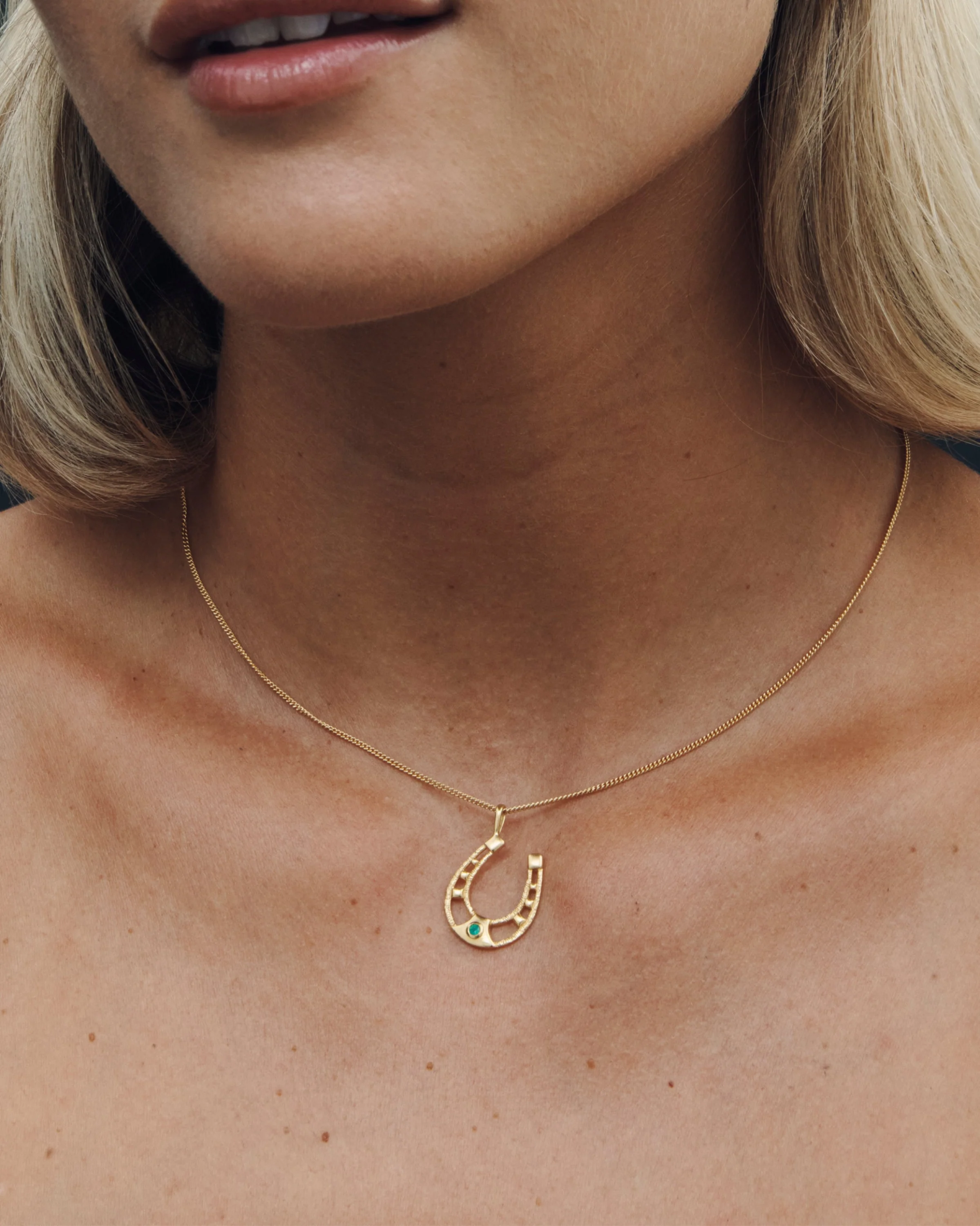 Horseshoe Necklace Gold Vermeil - Image 4