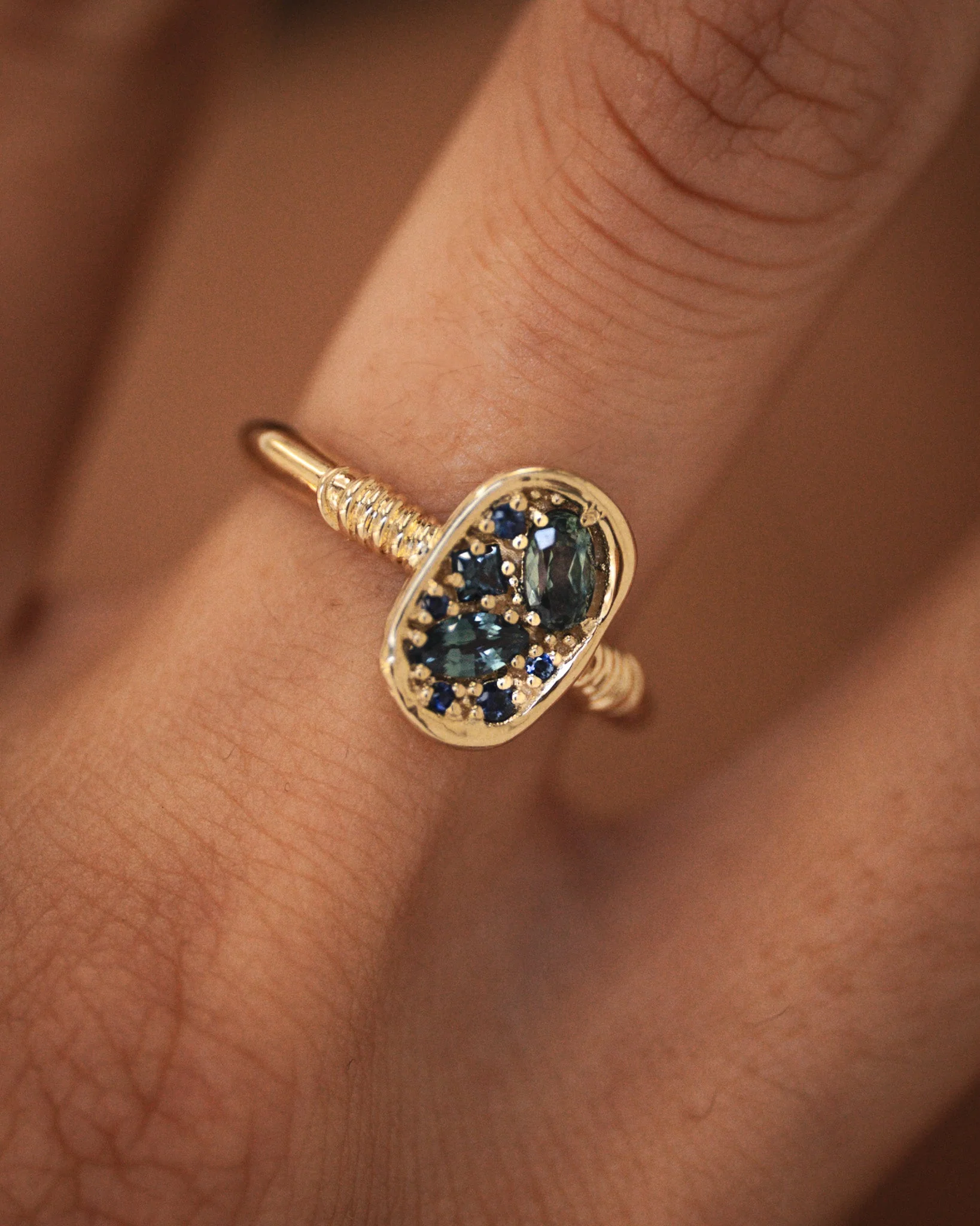 Illume Ring Teal Sapphire Solid Gold - Image 5