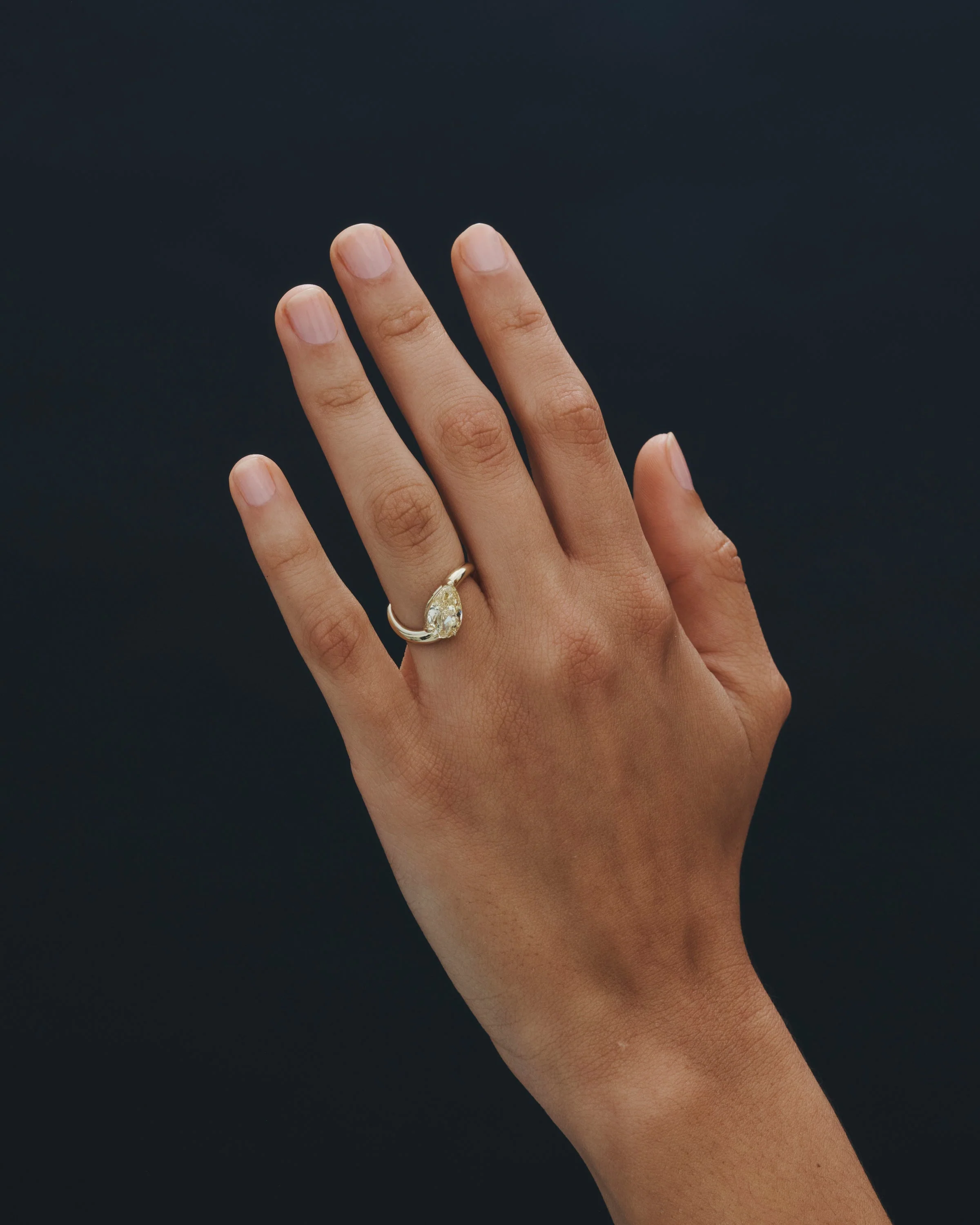 Ivy Ring Yellow Diamond Solid Gold - Image 2
