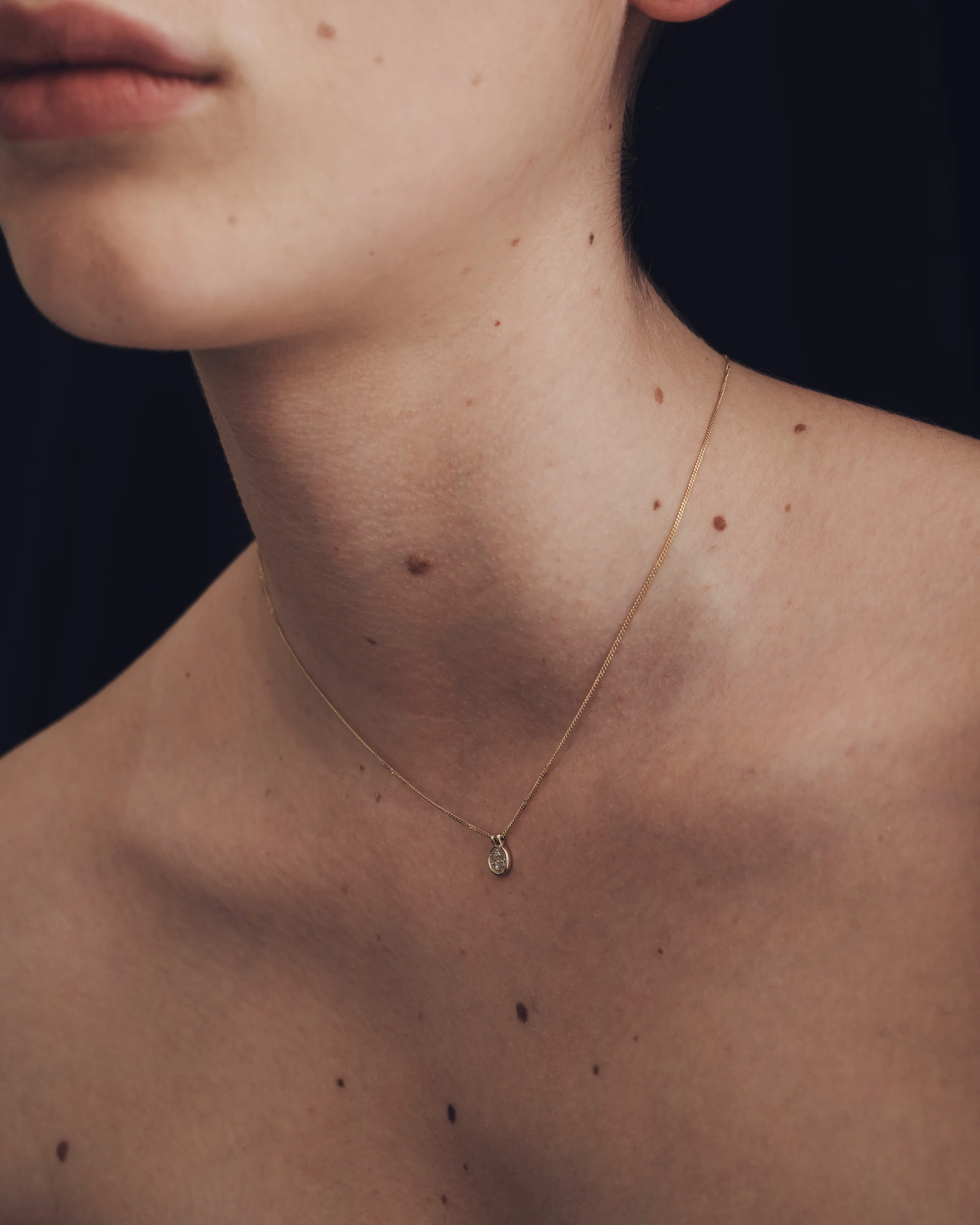 Kasia Coin Necklace Solid Gold - Image 4
