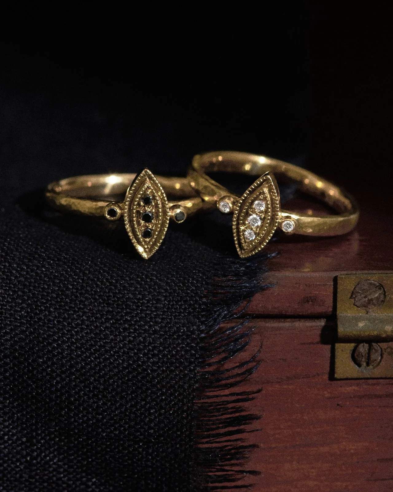 Kassandra Ring White Diamond Solid Gold - Image 3