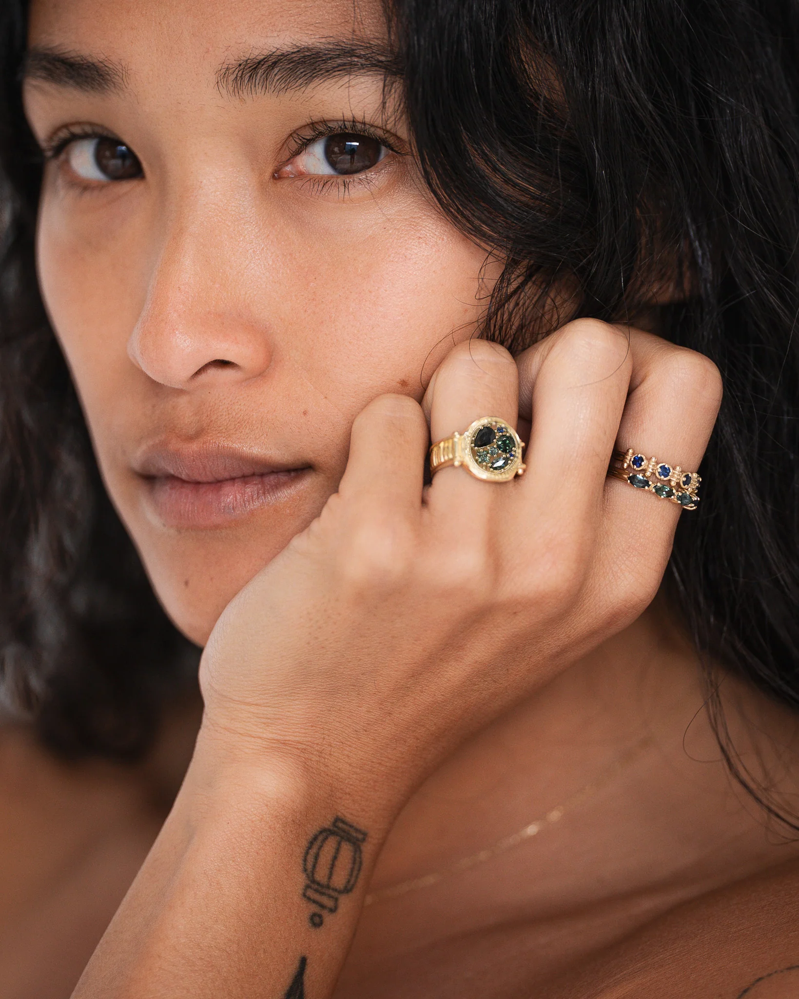 Love Knot Ring Teal Sapphire Solid Gold - Image 2