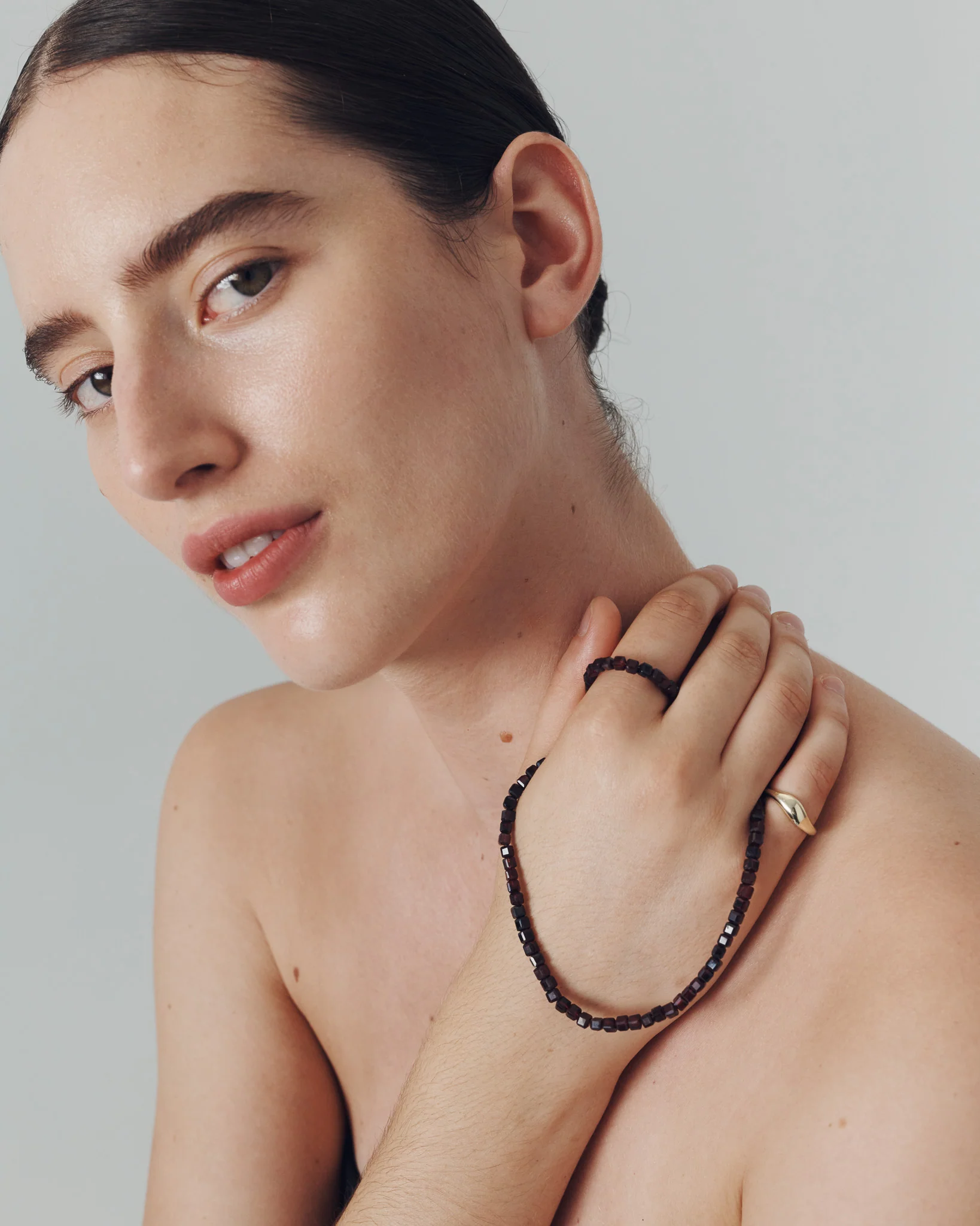 Lucien Garnet Bead Necklace Solid Gold - Image 2