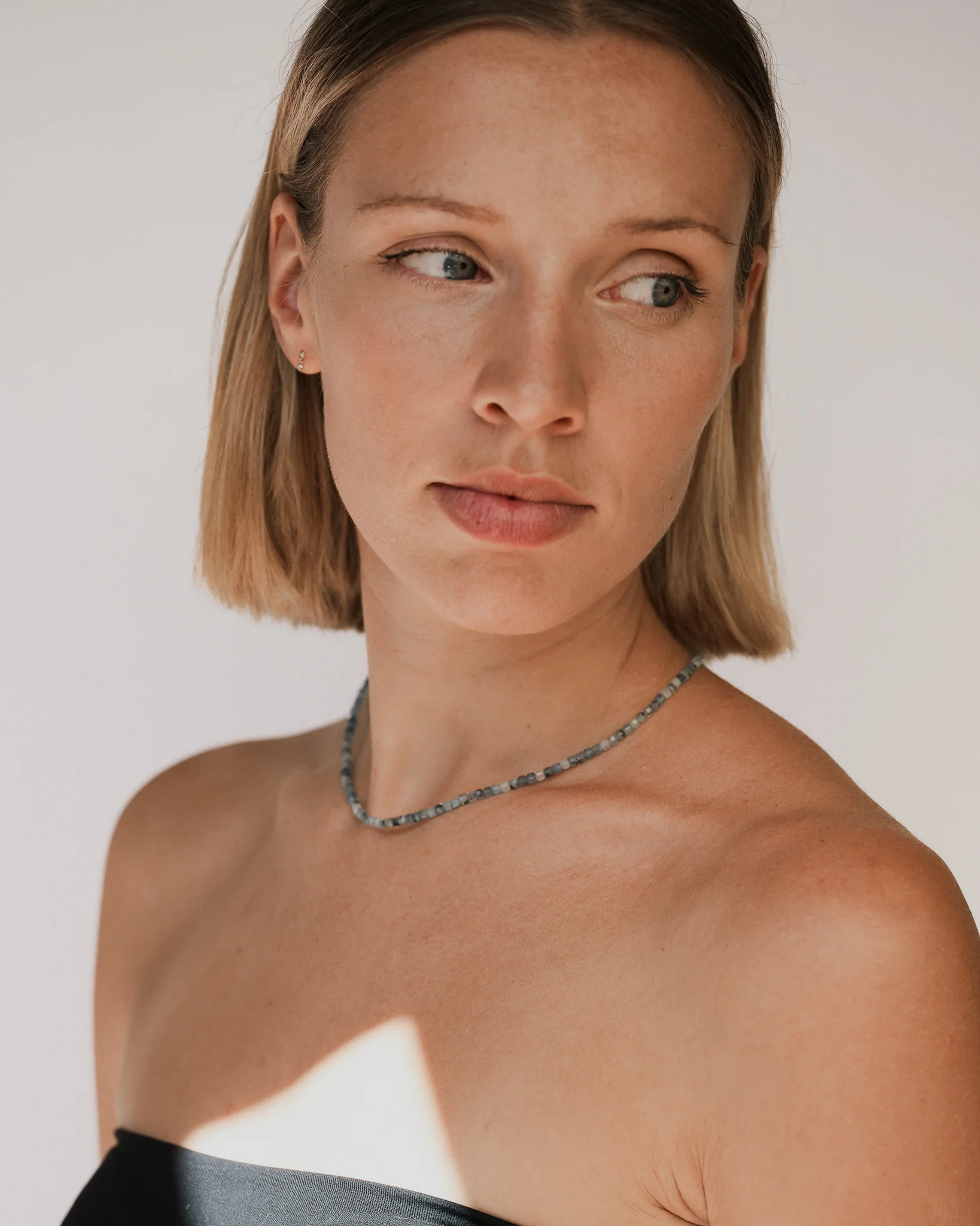 Lucien Santa Marie Aquamarine Bead Necklace Solid Gold - Image 5