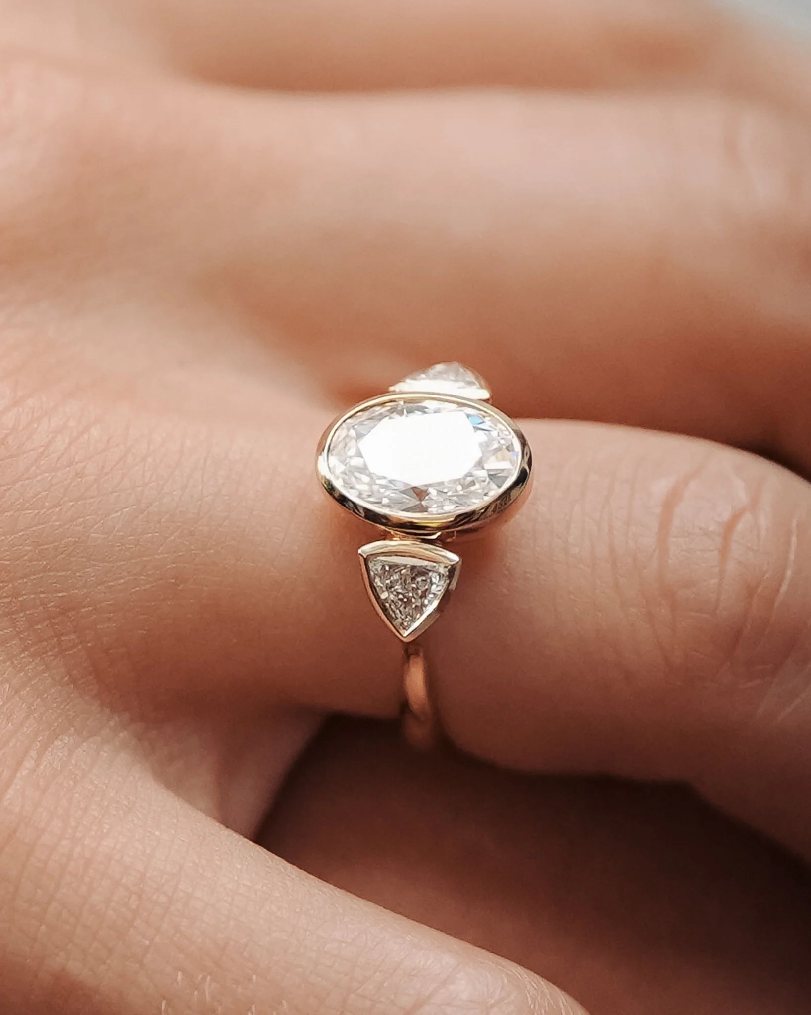 Lumen Trilogy Ring Diamond Solid Gold - Image 3