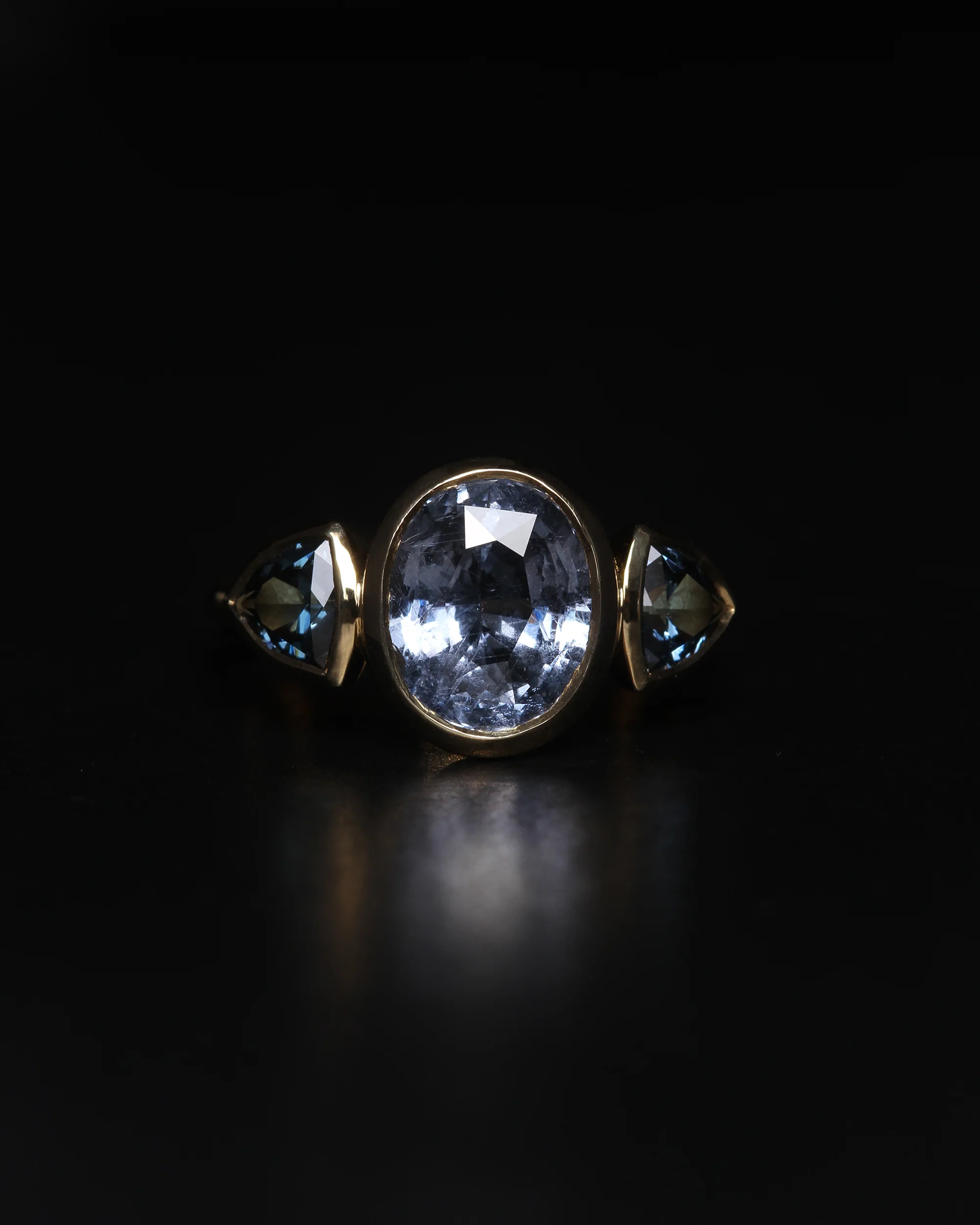 Lumen Trilogy Ring Spinel Solid Gold - Image 5
