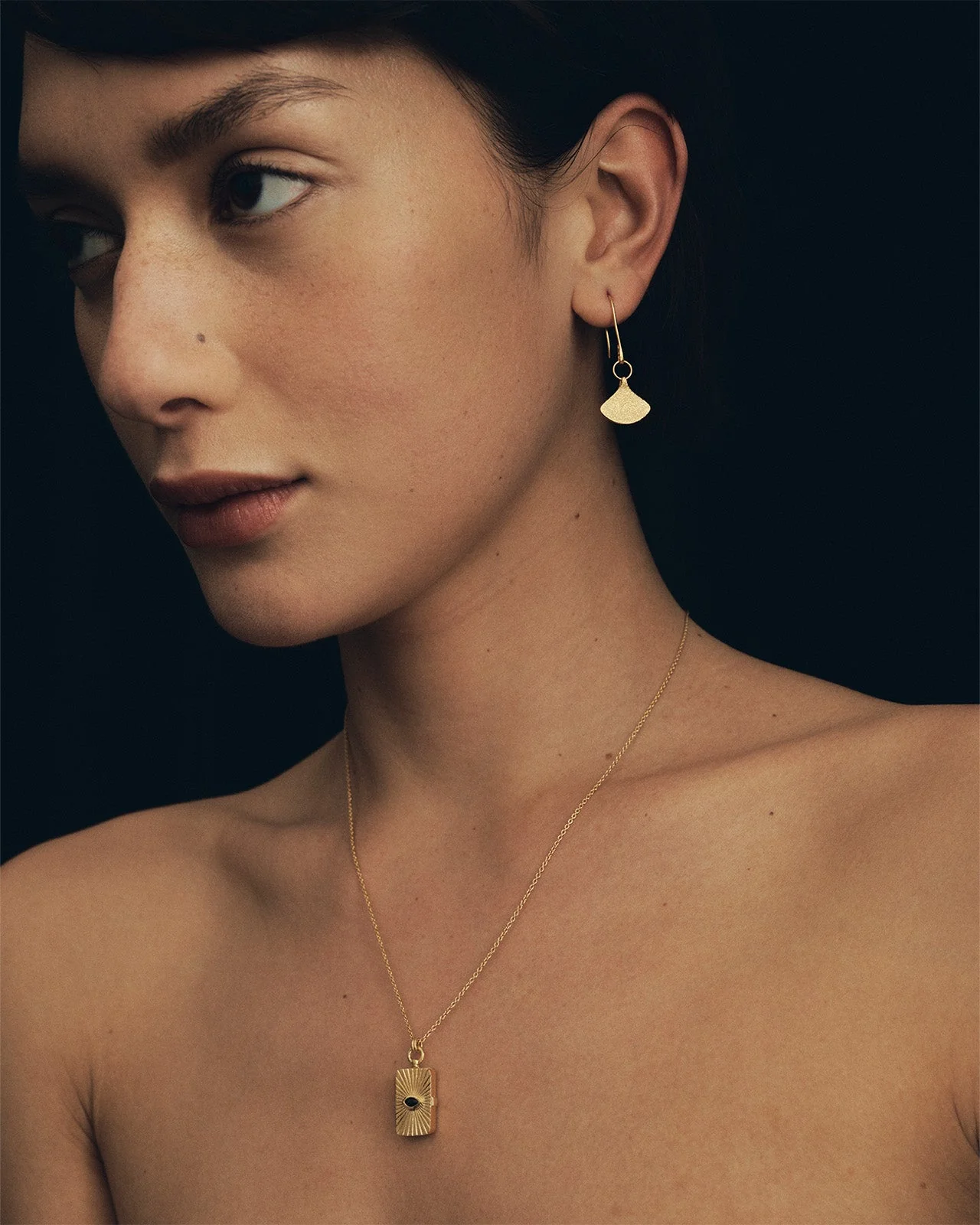 Meri Locket Necklace Gold Vermeil - Image 4
