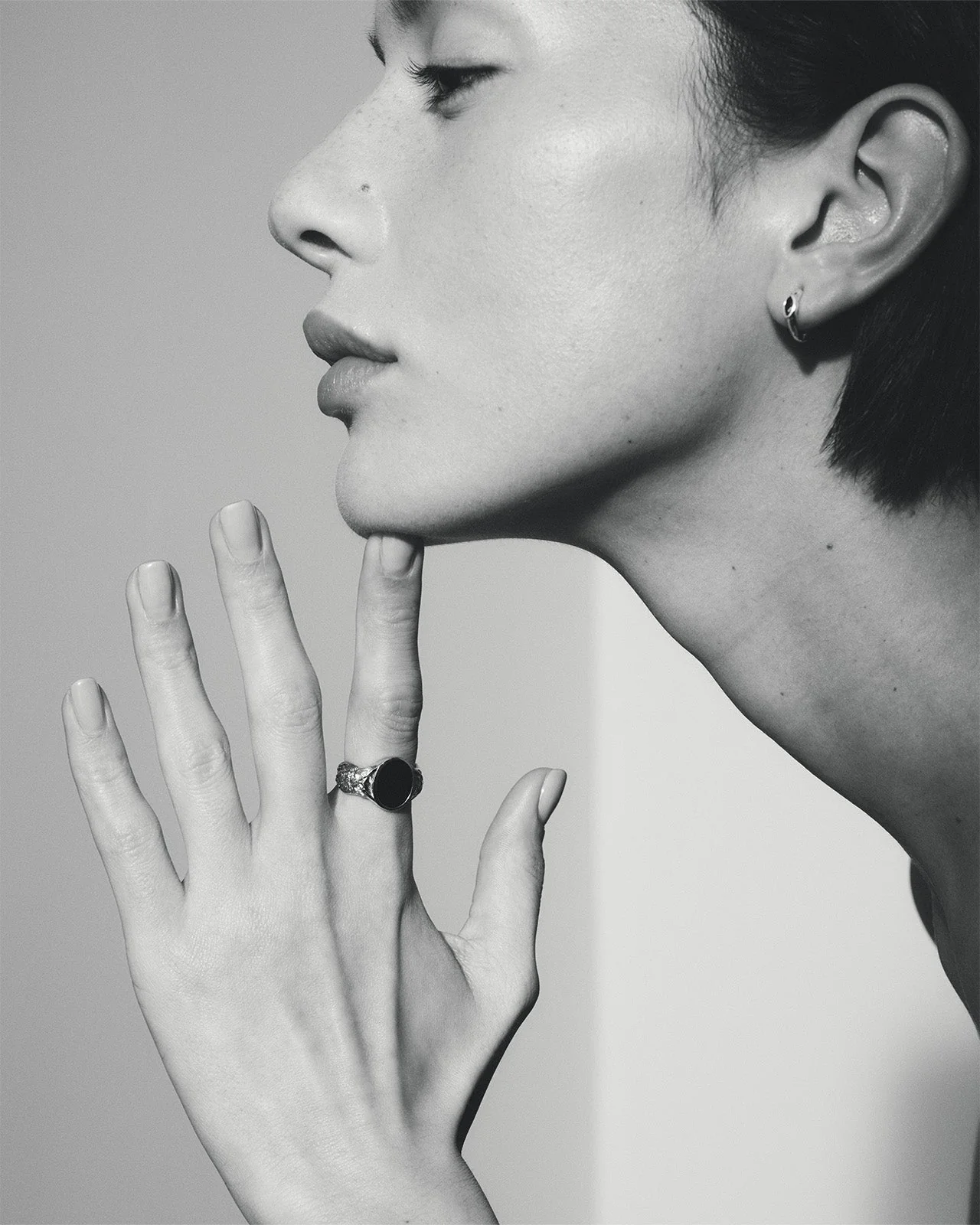 Palas Onyx Ring Silver - Image 2
