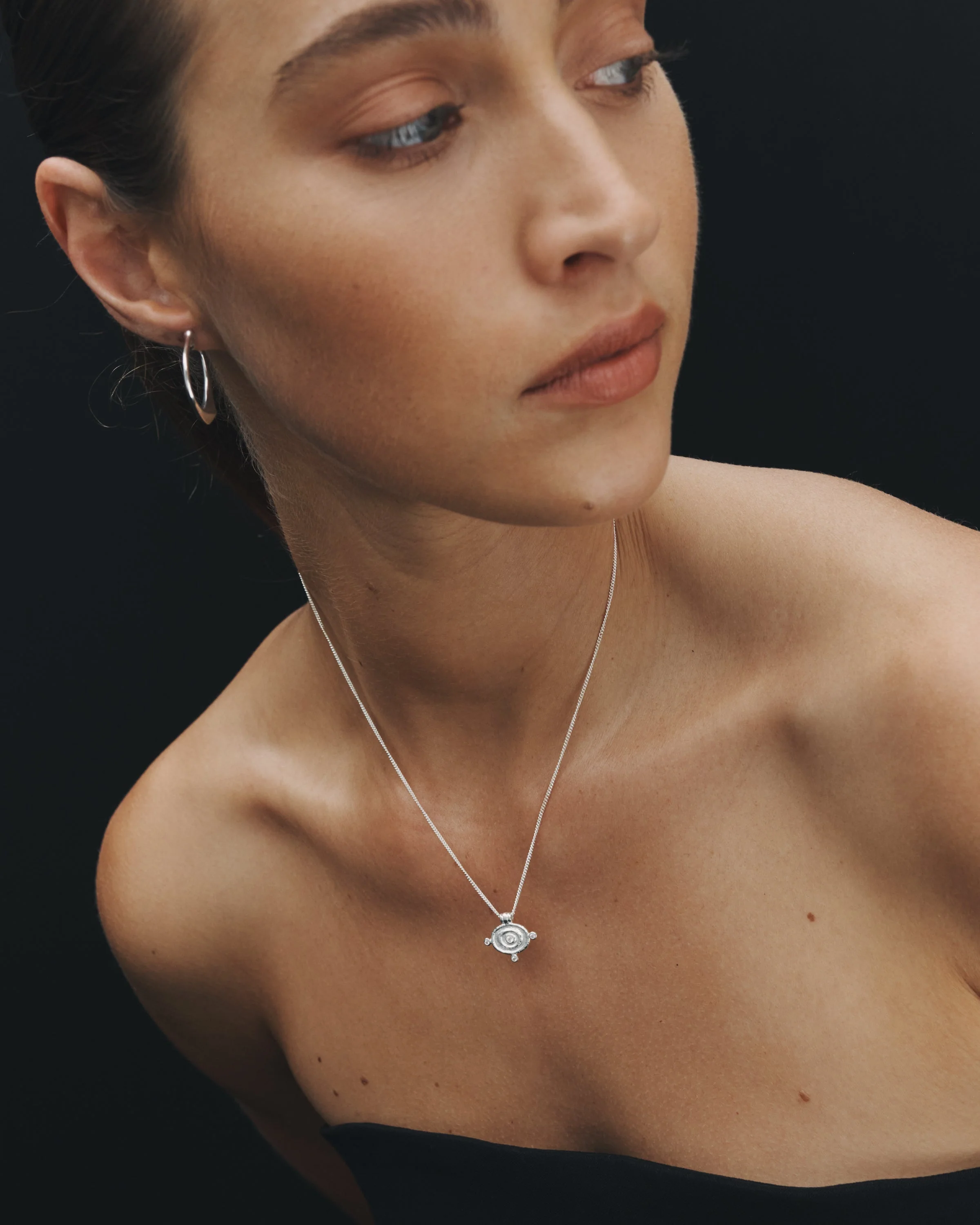 Reign Oval Necklace Silver - Image 3