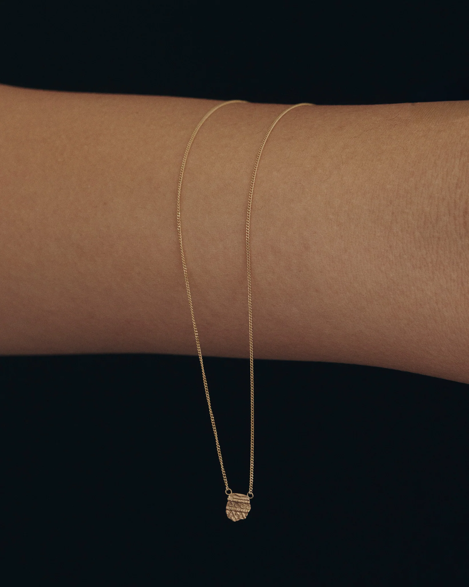 Relic MM Necklace Solid Gold - Image 3
