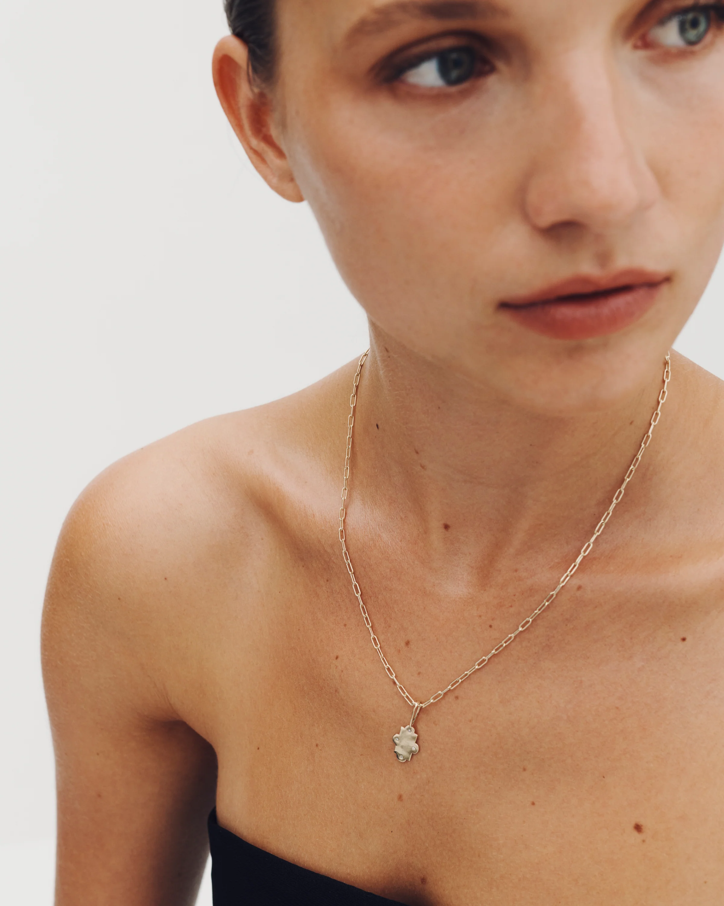 Rosa Charm Small Diamond Solid Gold - Image 5