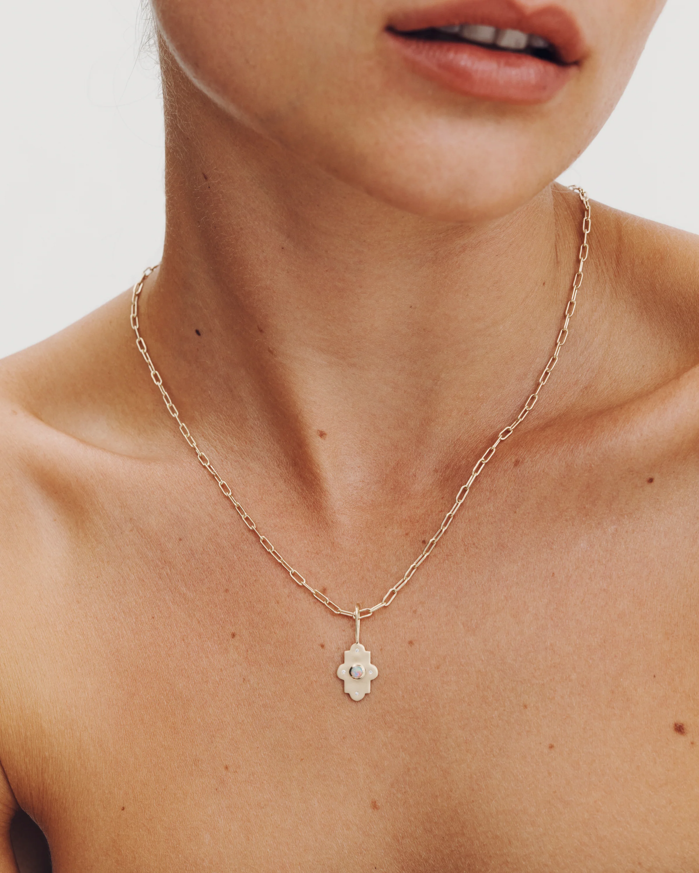 Rosa Charm Small Opal Diamond Solid Gold - Image 3