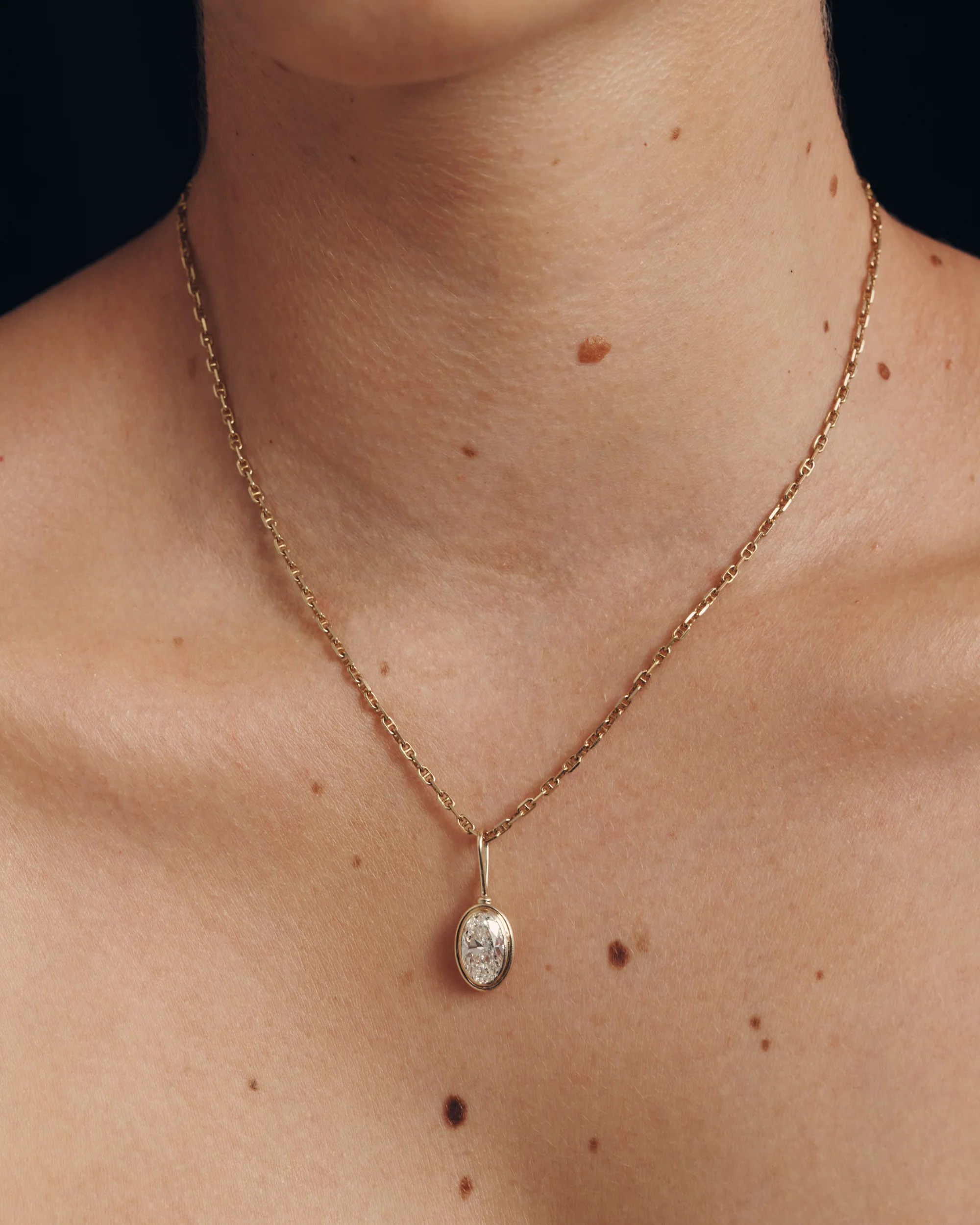 Seren Diamond Pendant Solid Gold - Image 2