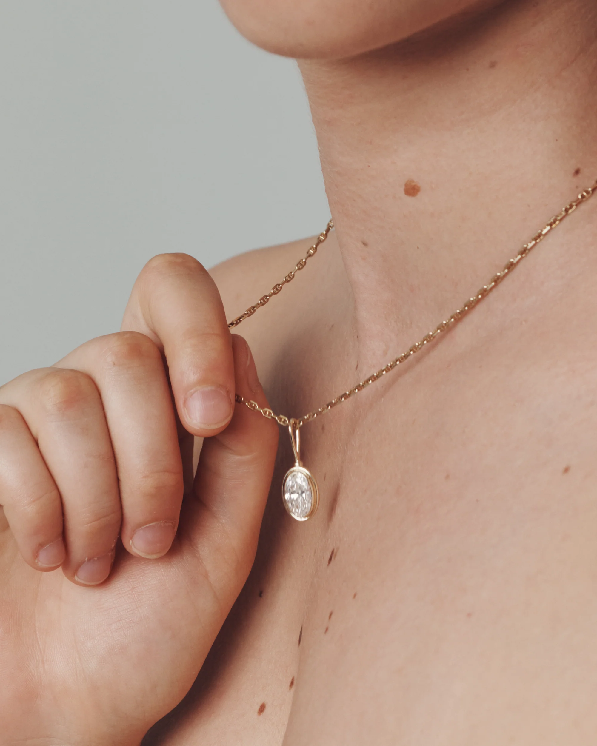 Seren Diamond Pendant Solid Gold - Image 3