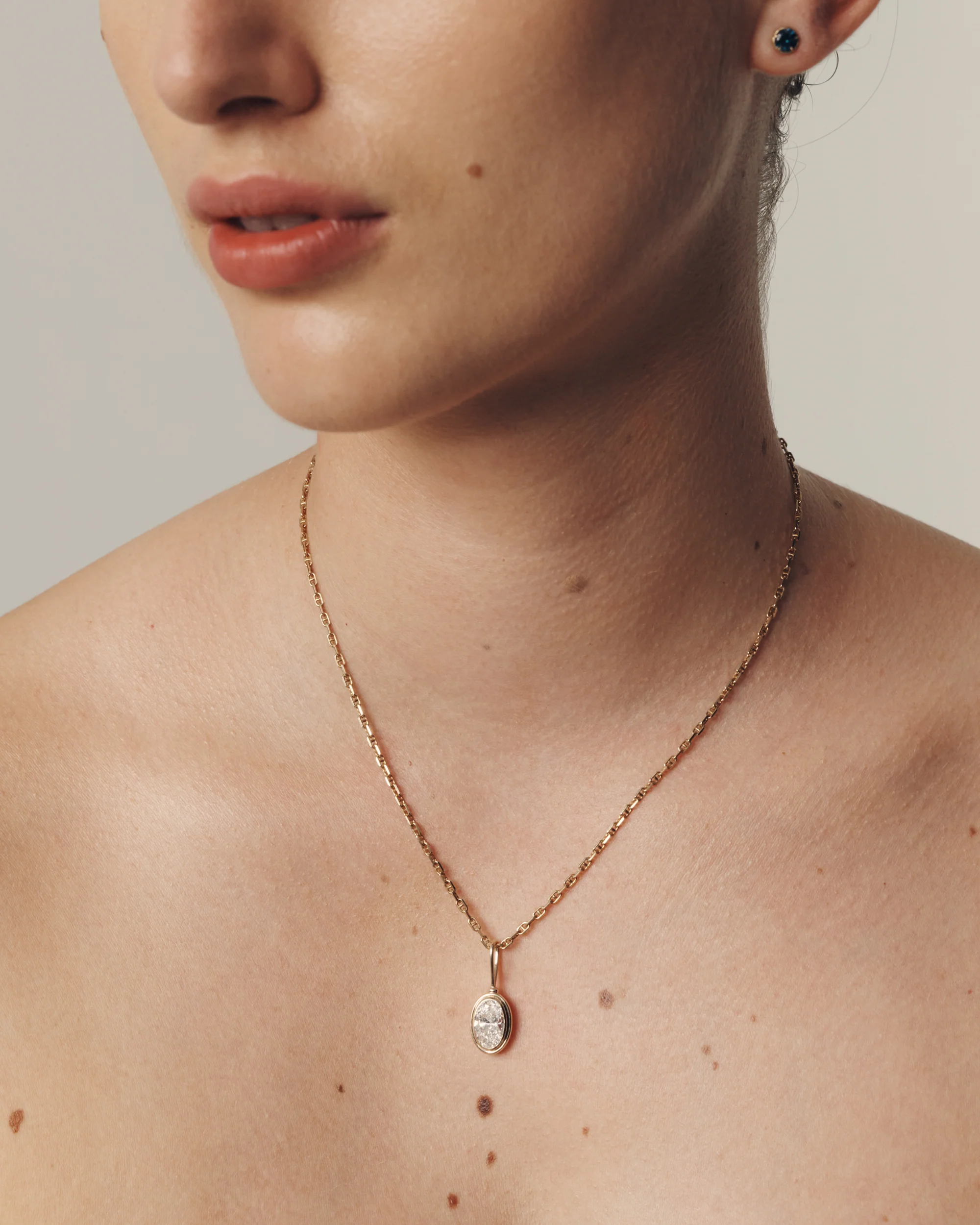 Seren Diamond Pendant Solid Gold - Image 9