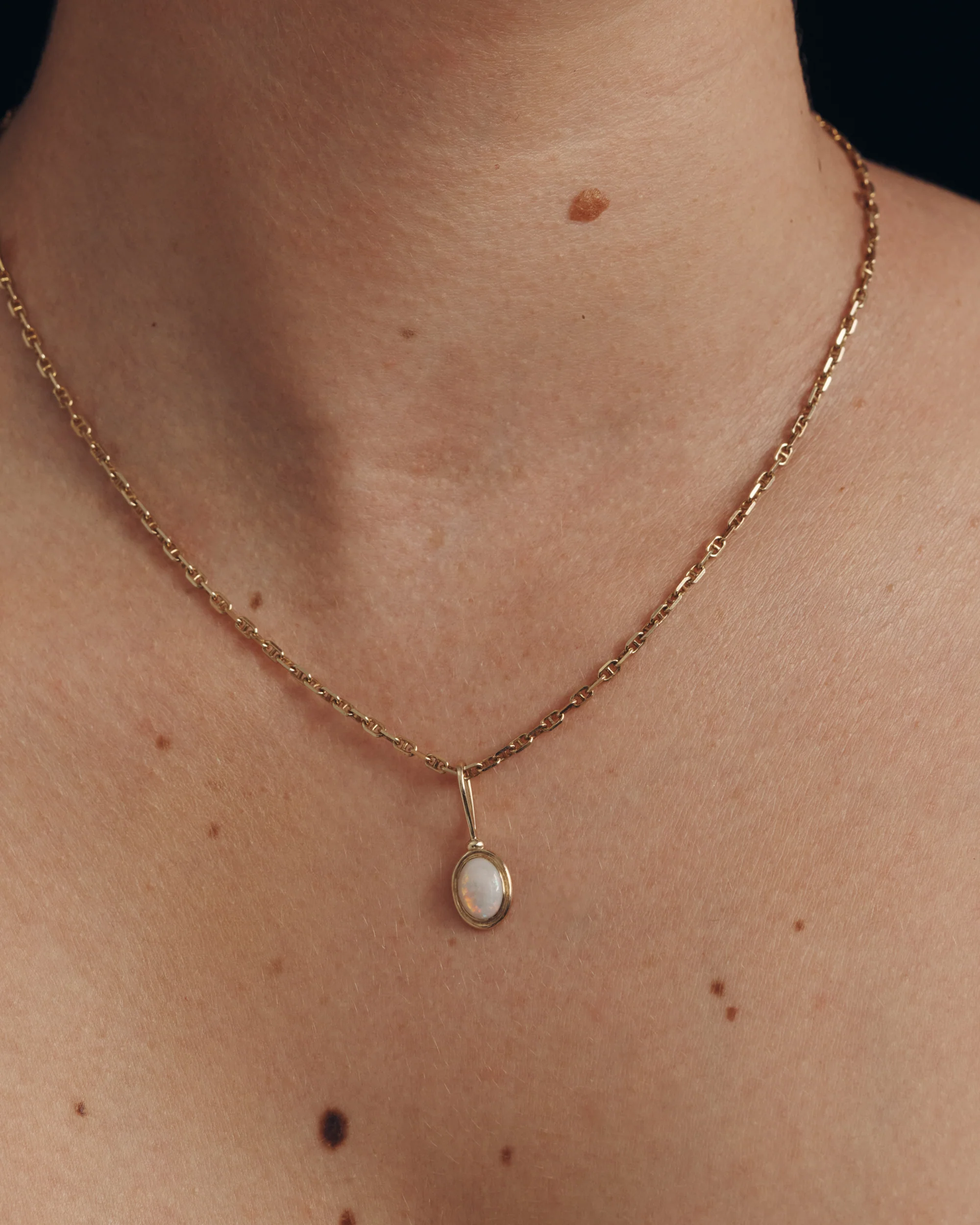 Seren Opal Pendant Solid Gold - Image 3