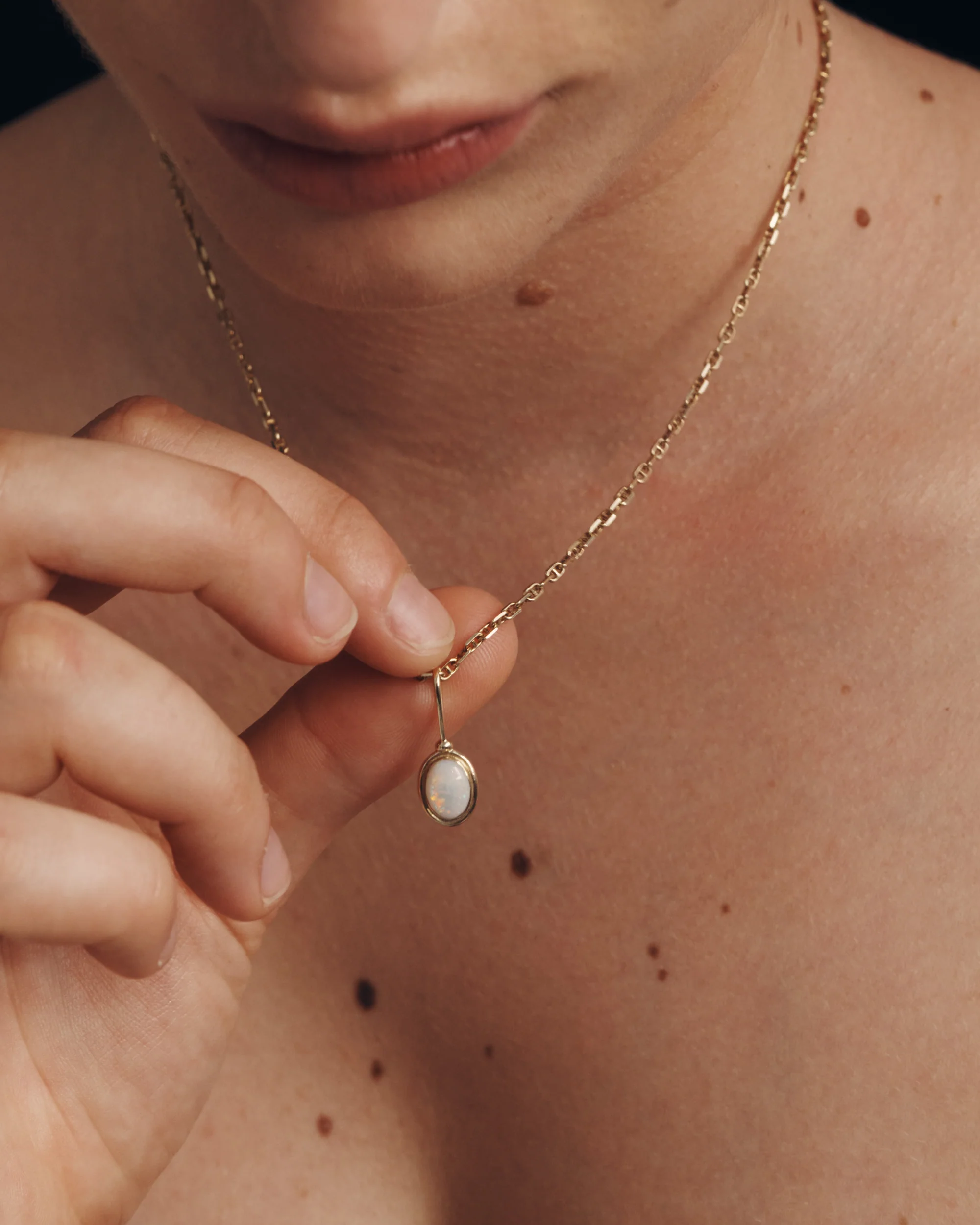 Seren Opal Pendant Solid Gold - Image 5