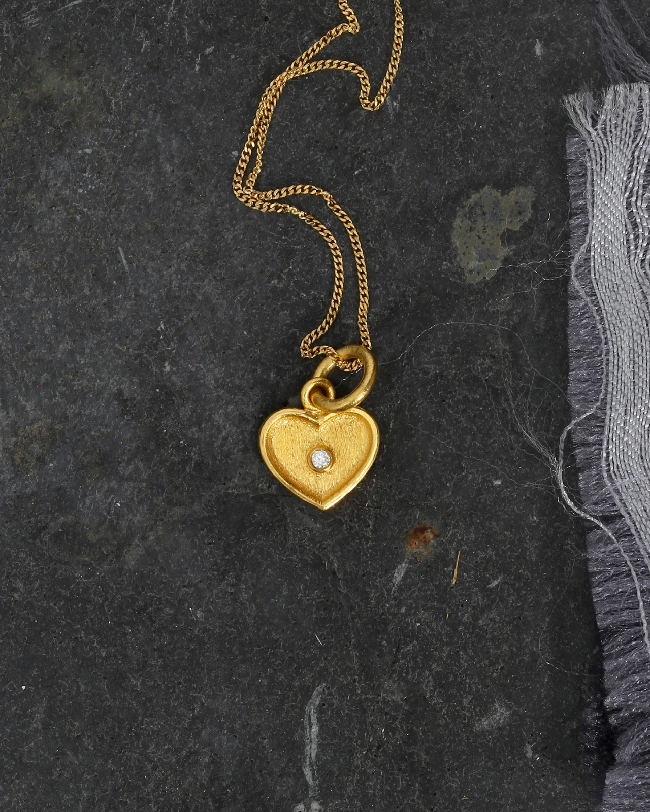 Tala Necklace Heart Solid Gold - Image 4