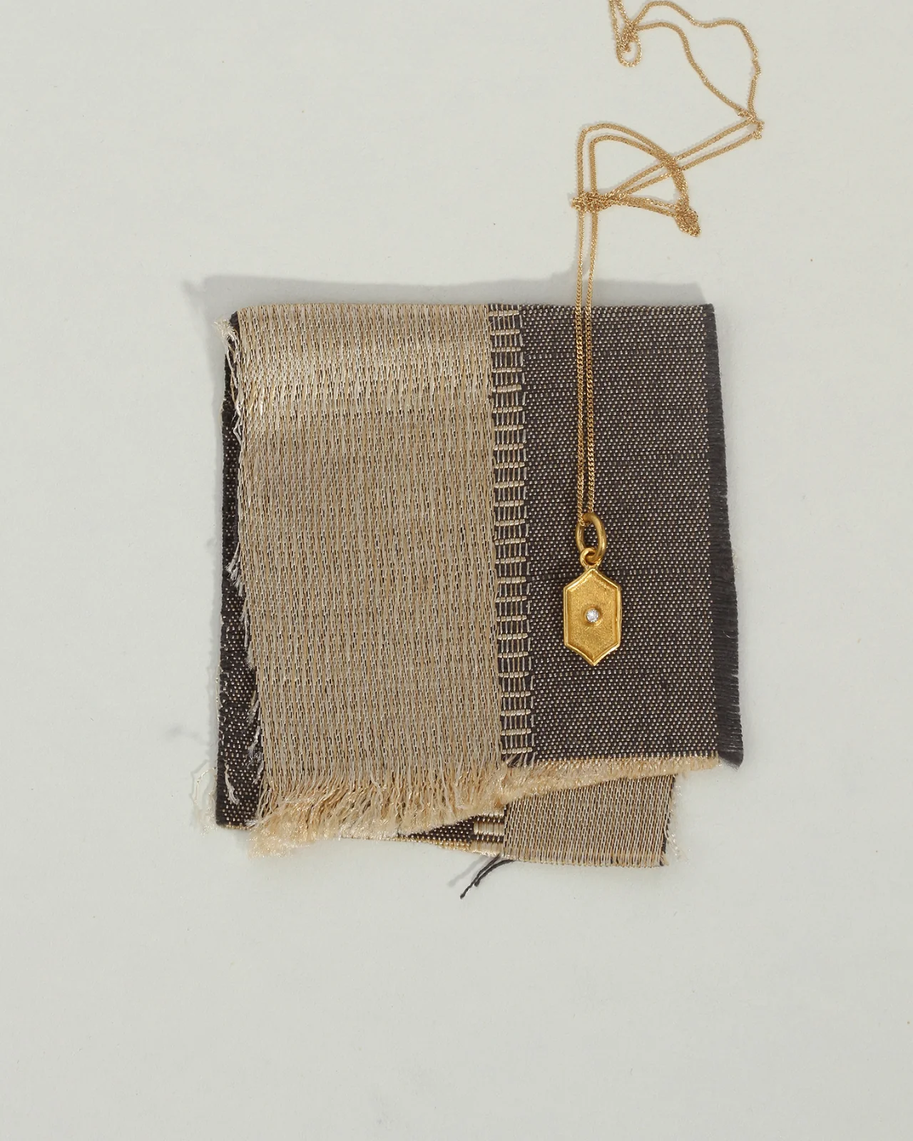 Tala Necklace Hexagon Solid Gold - Image 5