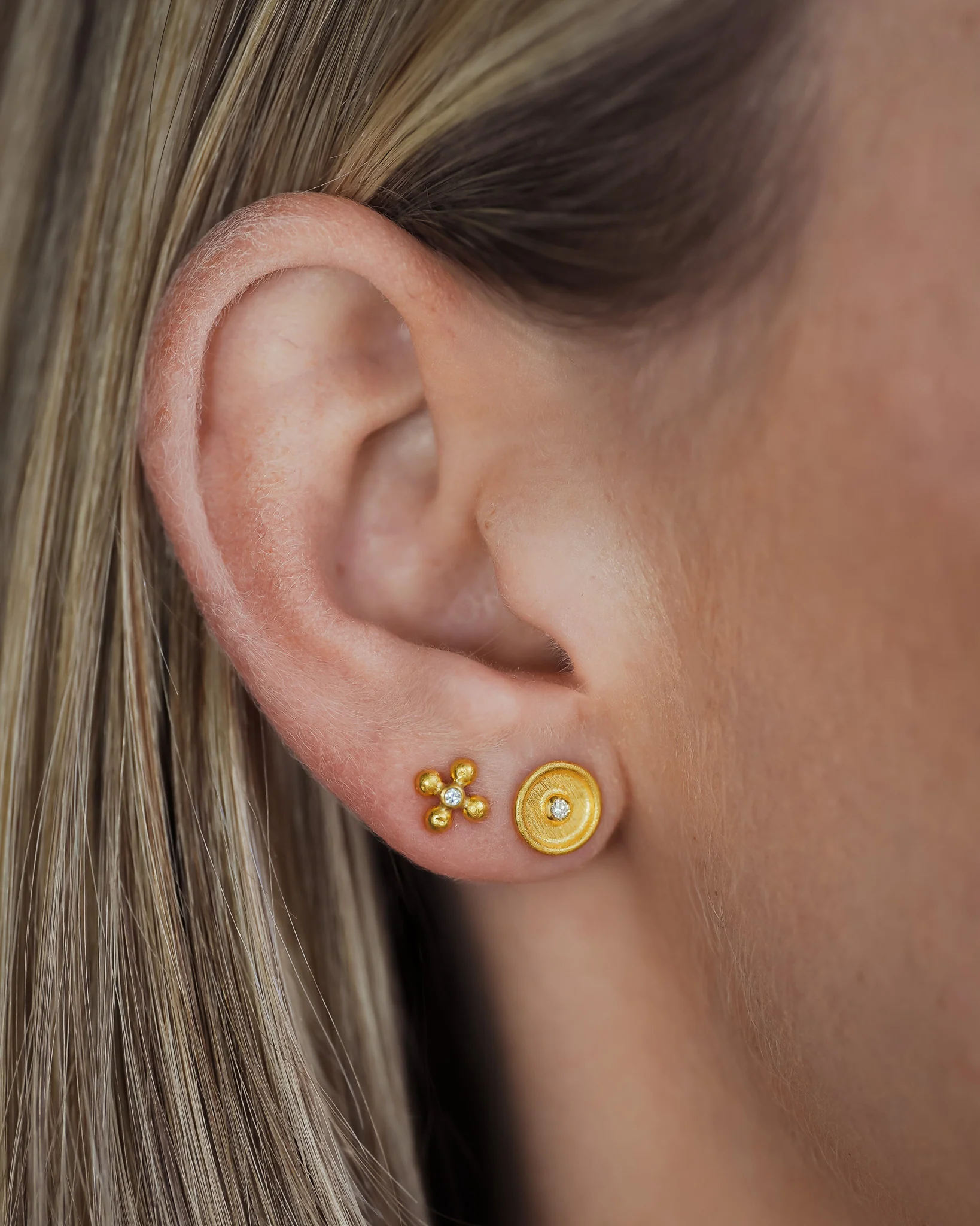 Tala Studs Round Diamond Solid Gold - Image 2