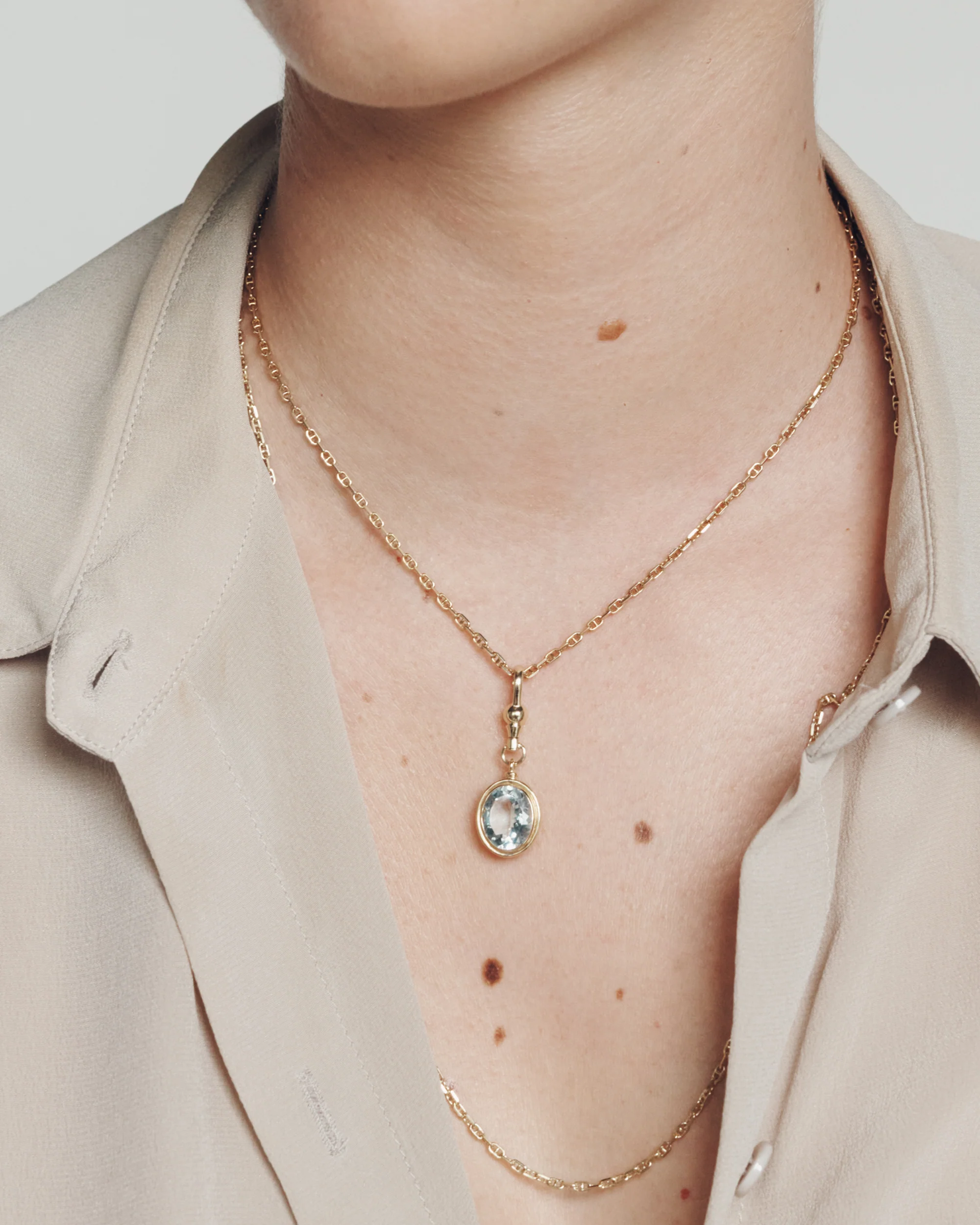 Uma Aquamarine Pendant Solid Gold - Image 4